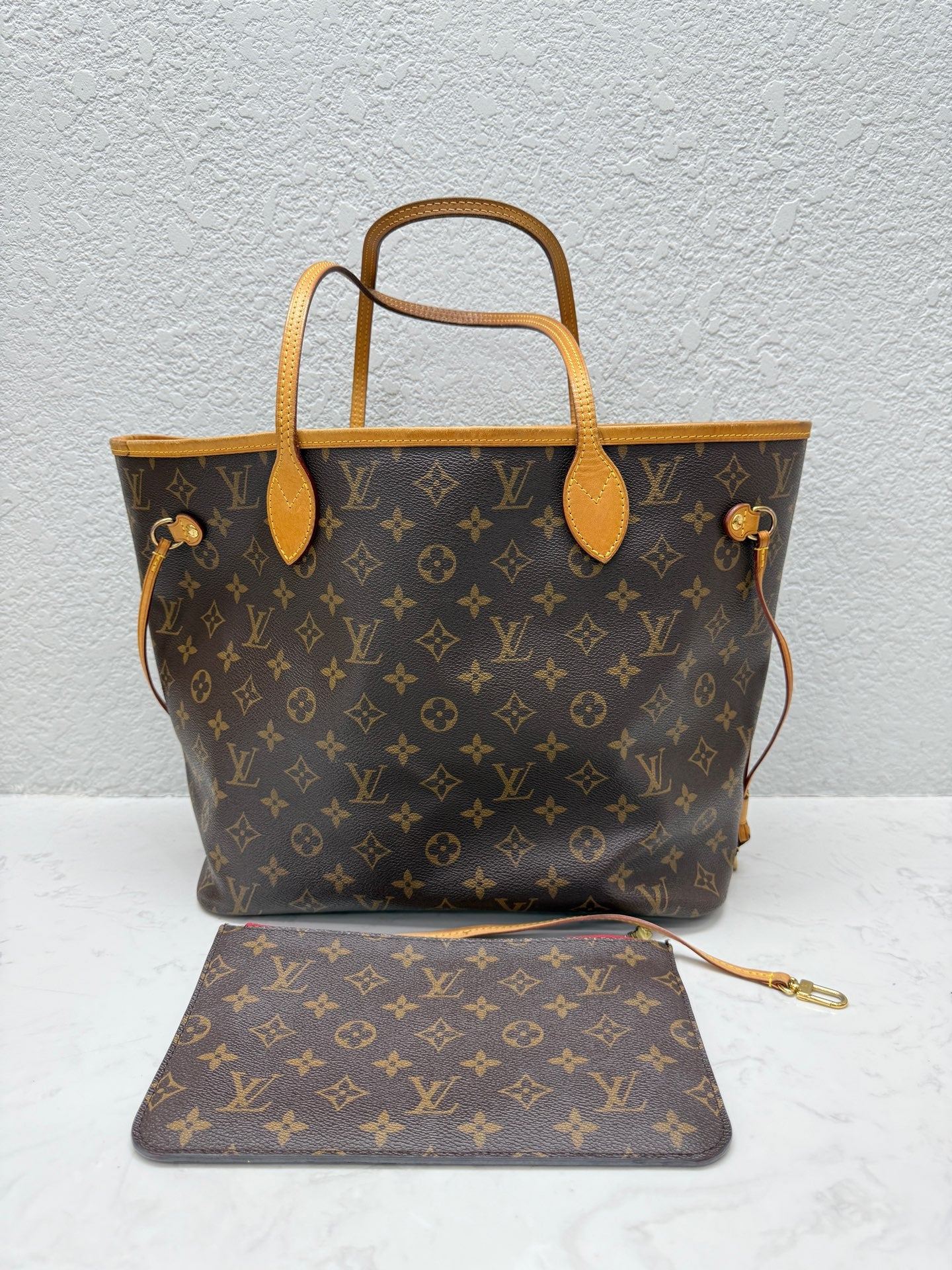 Louis Vuitton - Neverfull MM - Monogram canvas with natural cowhide leather trim - Brown - (Medium)