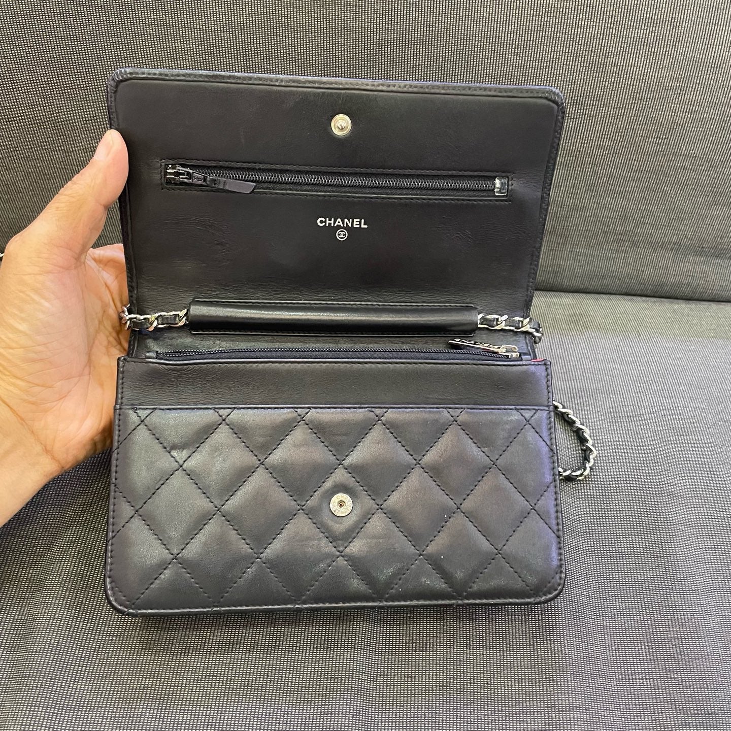 Chanel - Cambon Wallet on Chain (WOC) - Quilted lambskin leather with patent leather CC logo - Black - (mini)