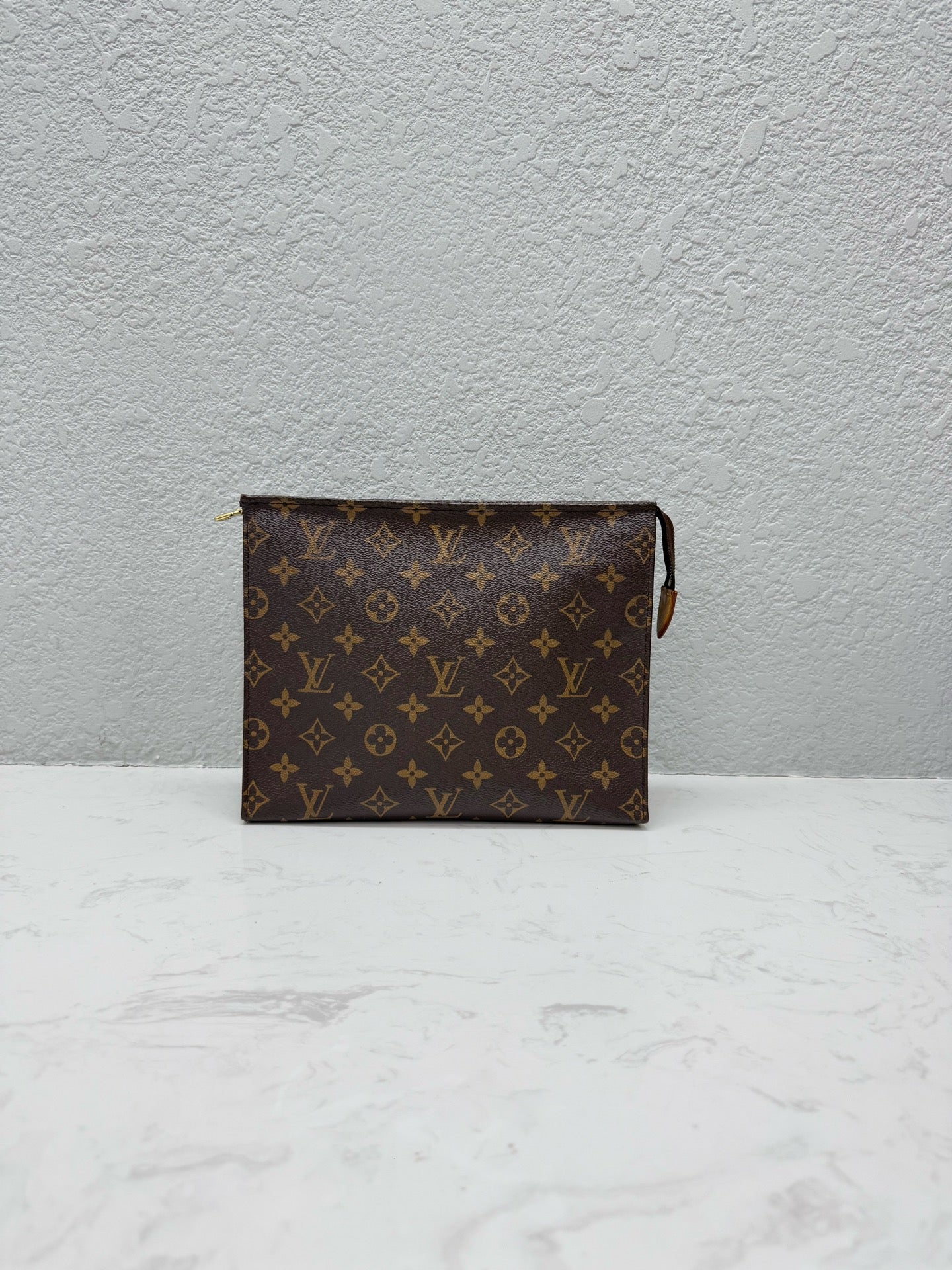 Louis Vuitton - Toiletry Pouch 26 - Monogram coated canvas with vachetta leather trim - Brown - (medium)