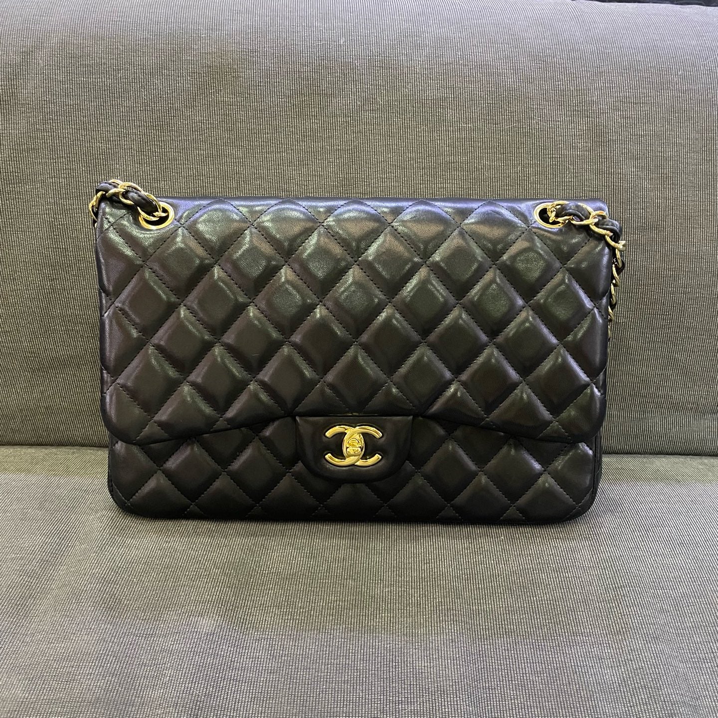 Chanel - Classic Flap Jumbo - Lambskin leather - Black - (large)