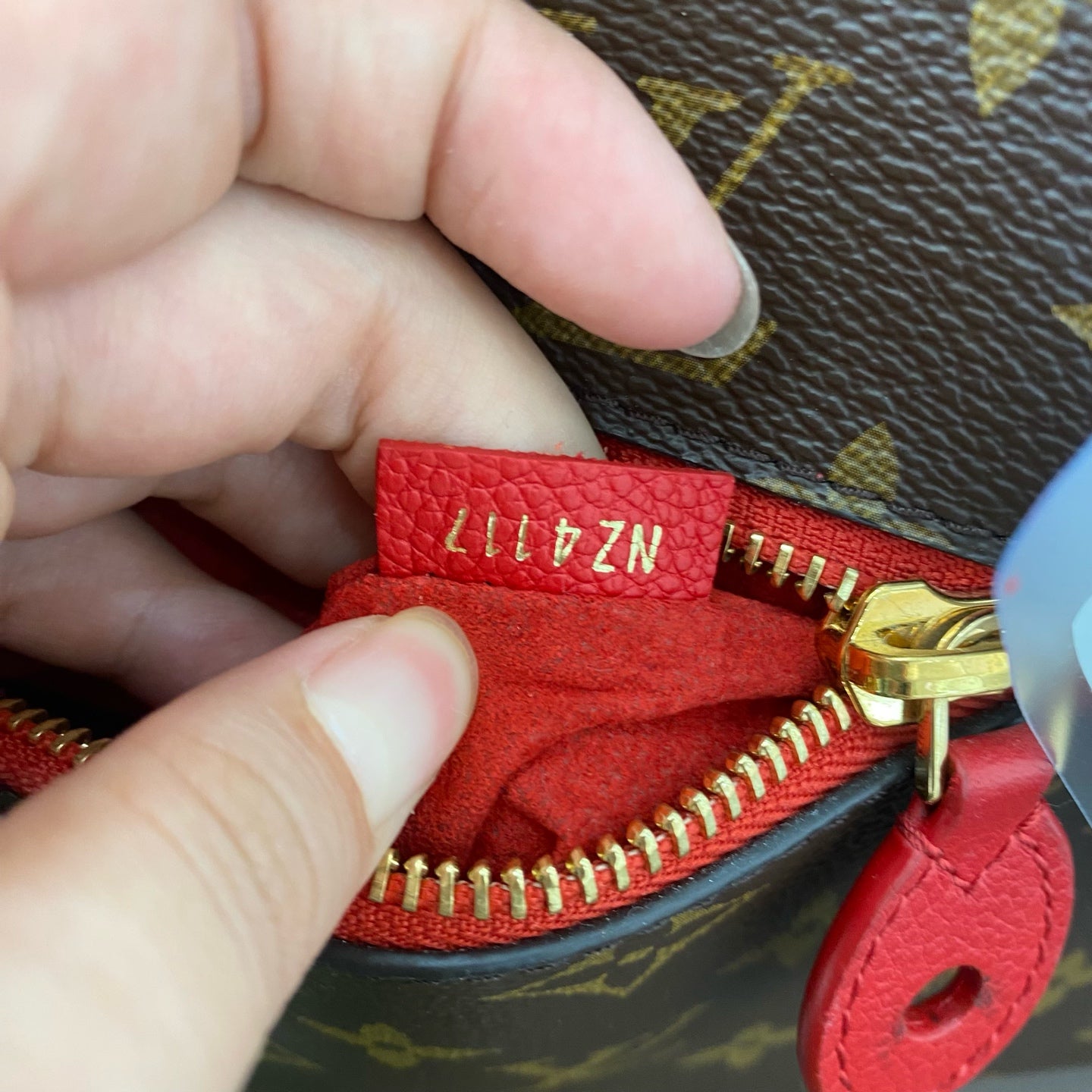 Louis Vuitton - Monogram Canvas Red Trim Top Handle Bag - Monogram coated canvas and leather - Brown and Red - (Medium)