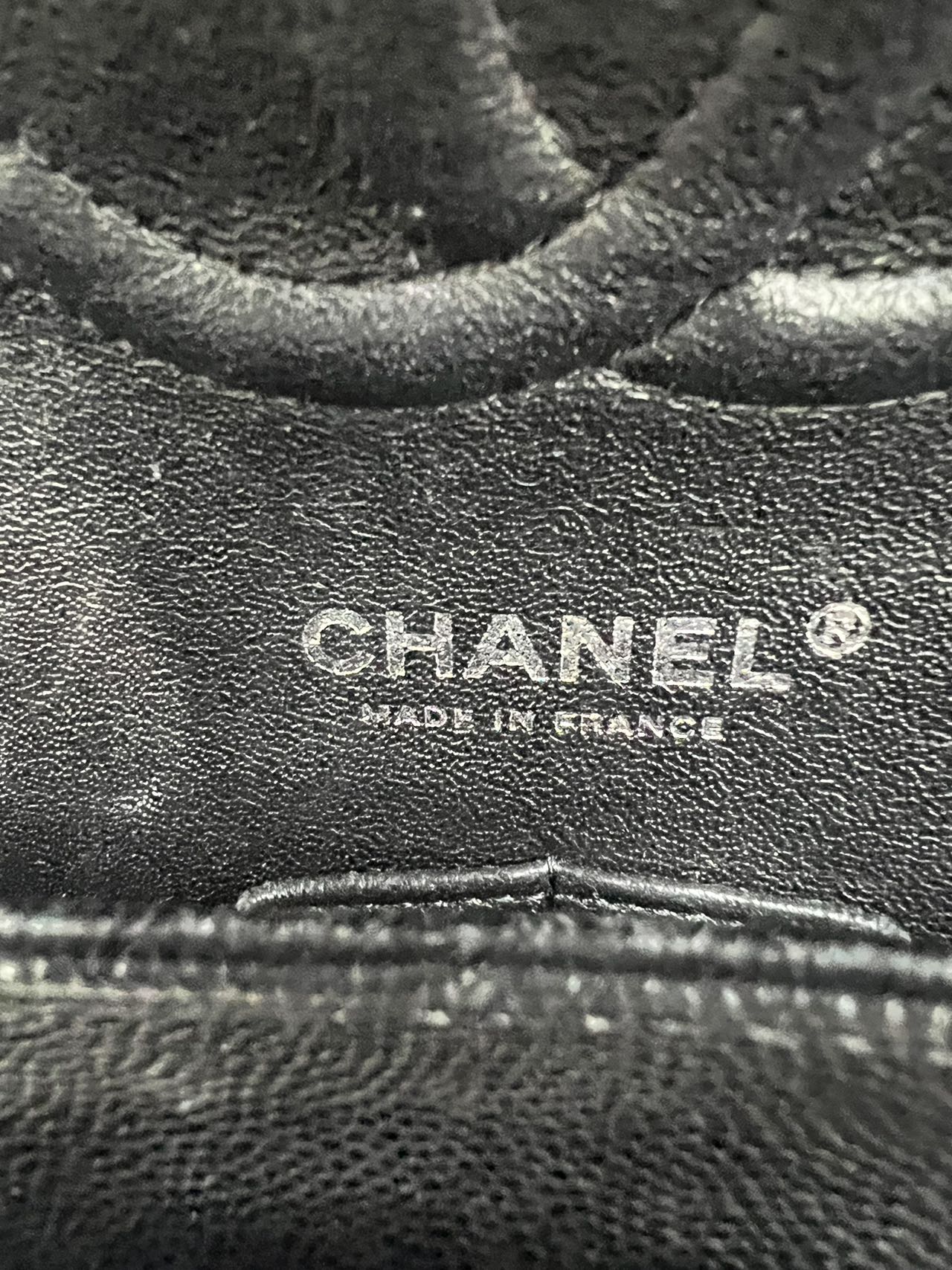 Chanel - Classic Flap Bag - Caviar leather - Black - (Medium)