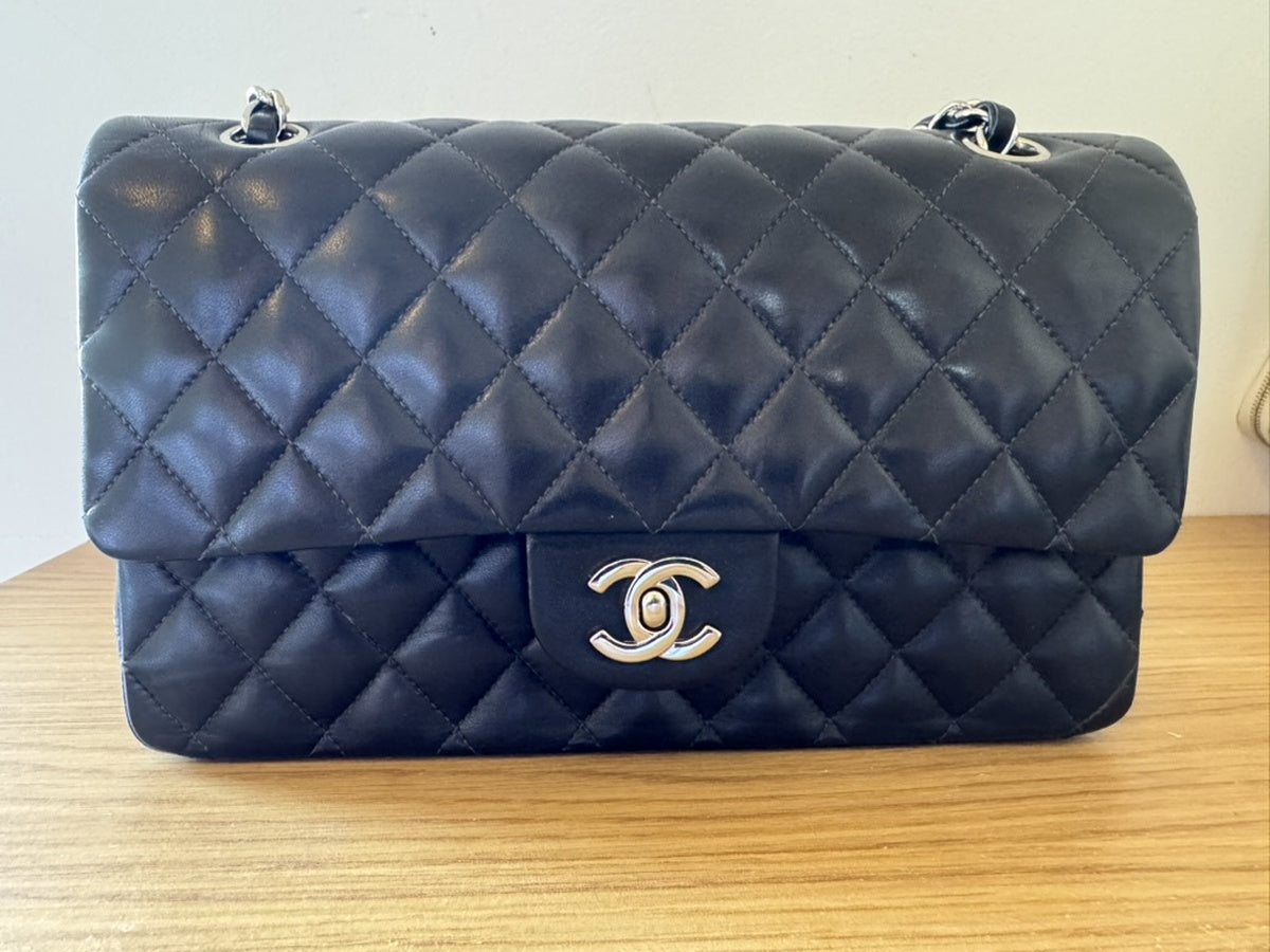 Chanel - Classic Flap Medium - Lambskin leather - Black - (Medium)