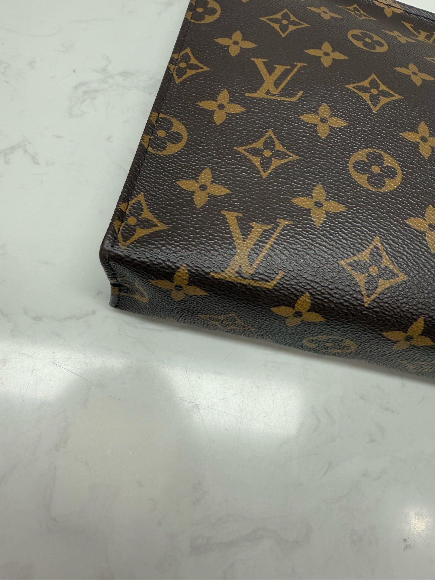 Louis Vuitton - Toiletry Pouch 26 - Monogram coated canvas with vachetta leather trim - Brown - (medium)