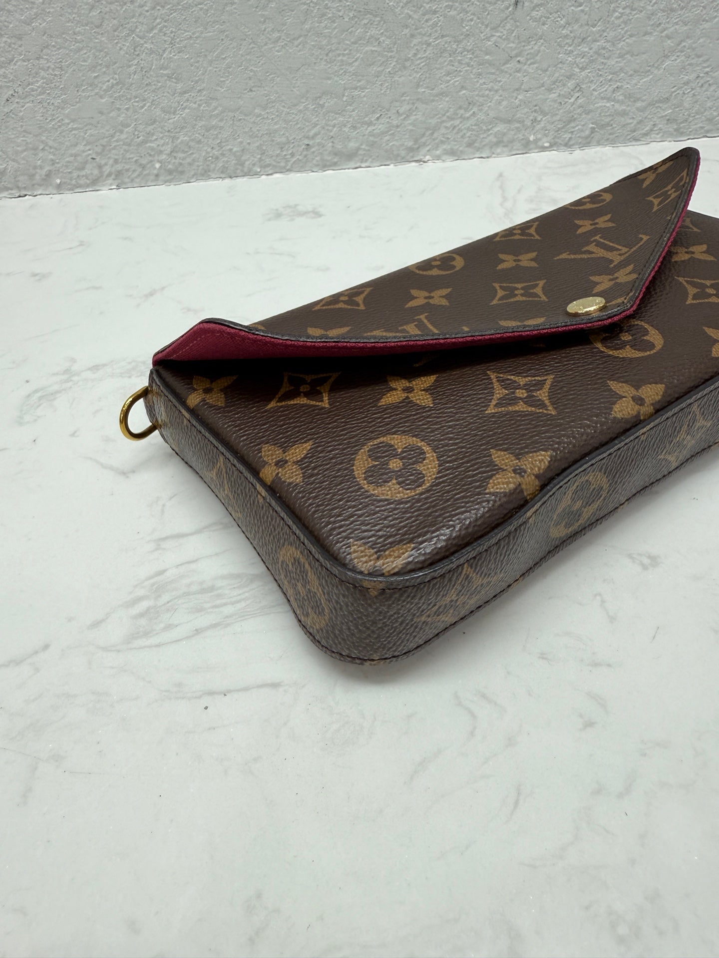 Louis Vuitton - Pochette Félicie - Monogram coated canvas with grained leather trim and textile lining - Brown - (mini)