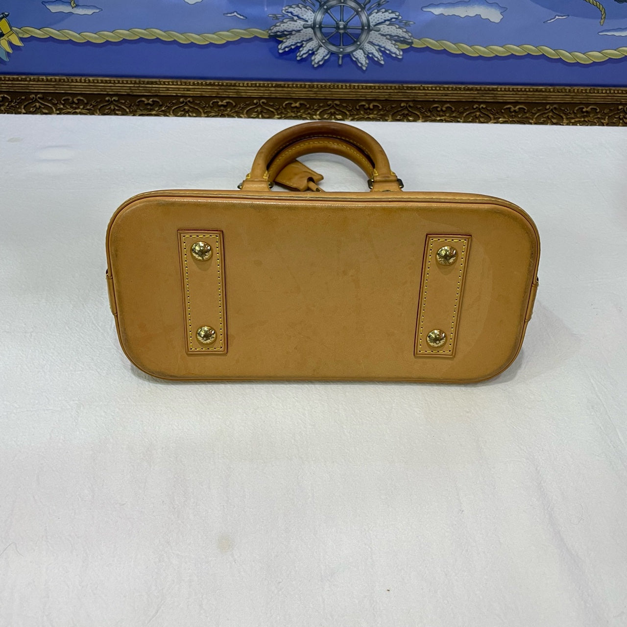 Louis Vuitton - Alma BB Limited Edition with Badges - Monogram coated canvas with Vachetta leather trim - Brown - (mini)
