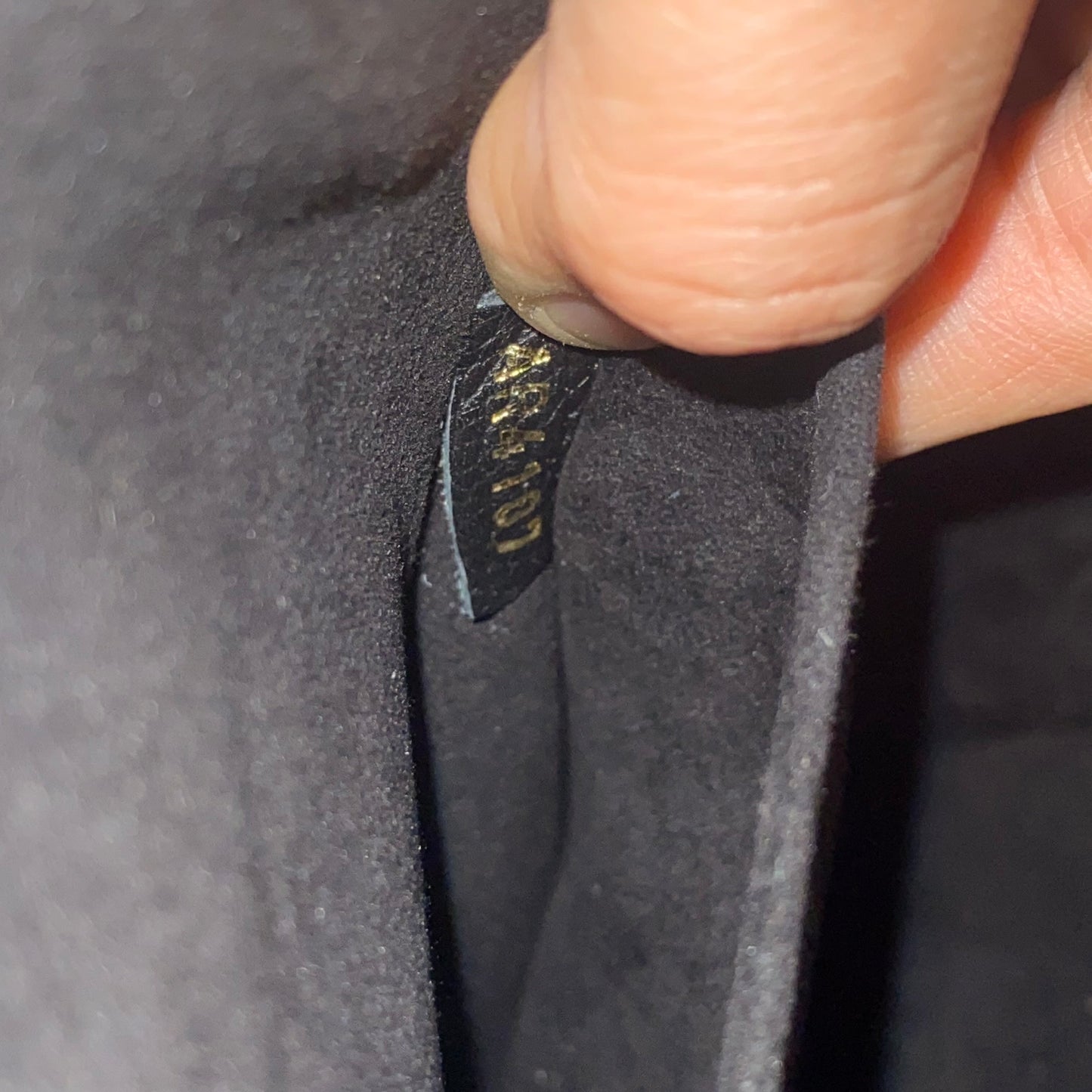 Louis Vuitton - Lockmeto - Leather - Black - (medium)
