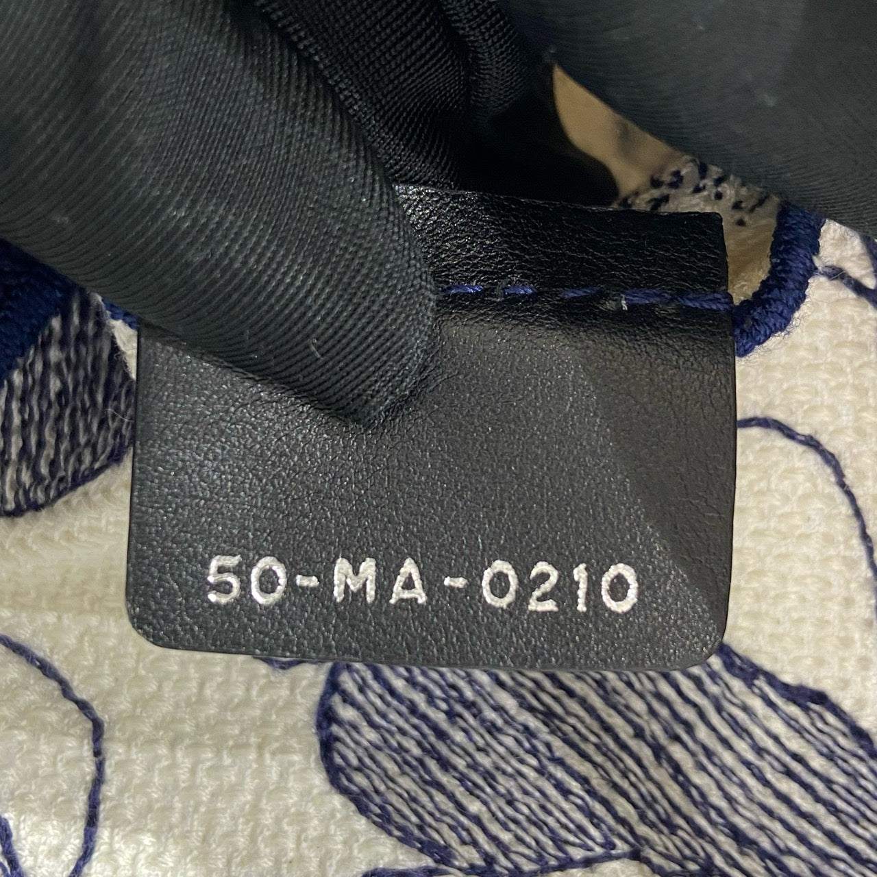 Dior - Camp World Map Limited Edition Messenger Bag - Embroidered canvas - Multicolour - (Medium)
