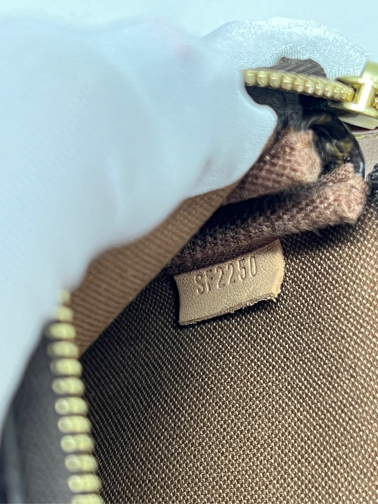 Louis Vuitton - Mini Pochette Accessoires - Monogram coated canvas with natural cowhide leather trim - Brown - (mini)