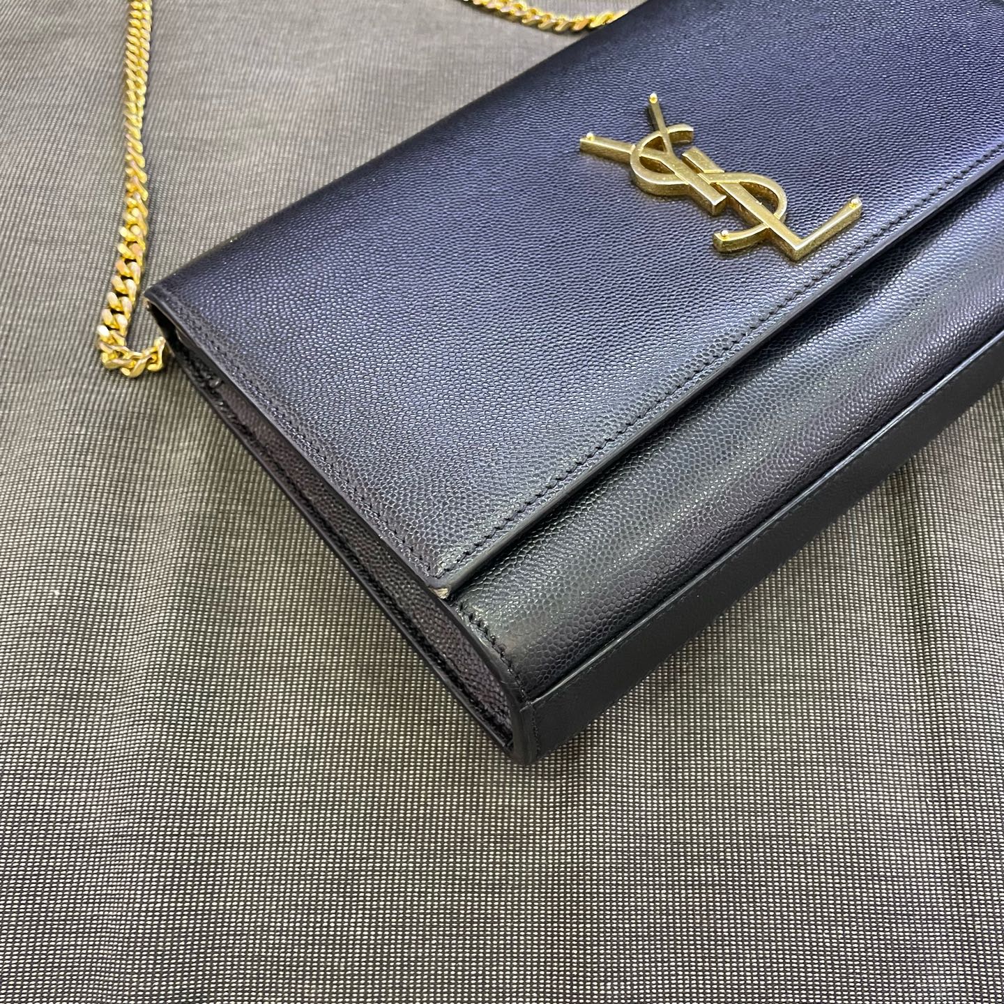 Saint Laurent - Cassandra Chain Wallet - Grained leather - Black - (small)