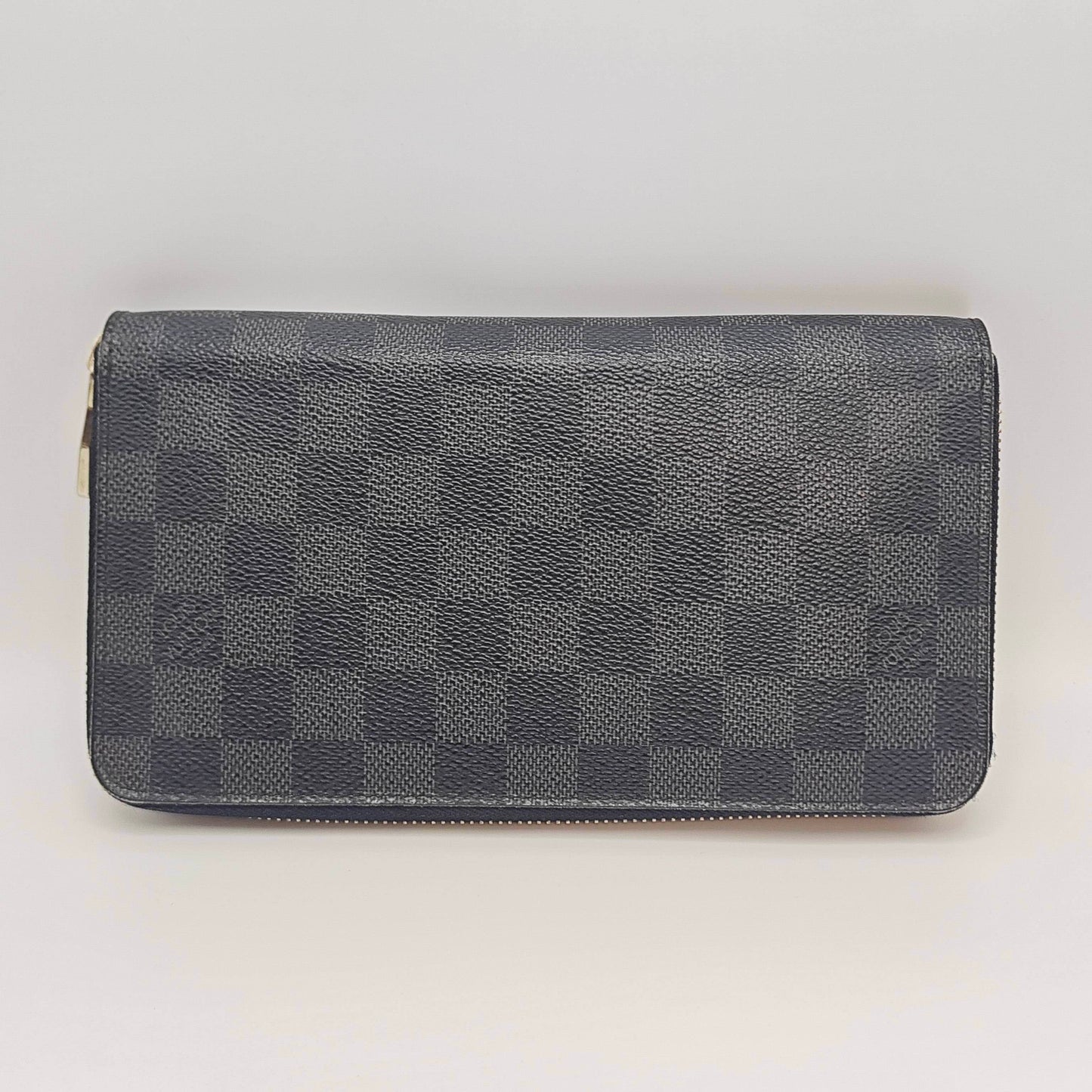 Louis Vuitton - Zippy Wallet - Coated canvas with leather lining - Black