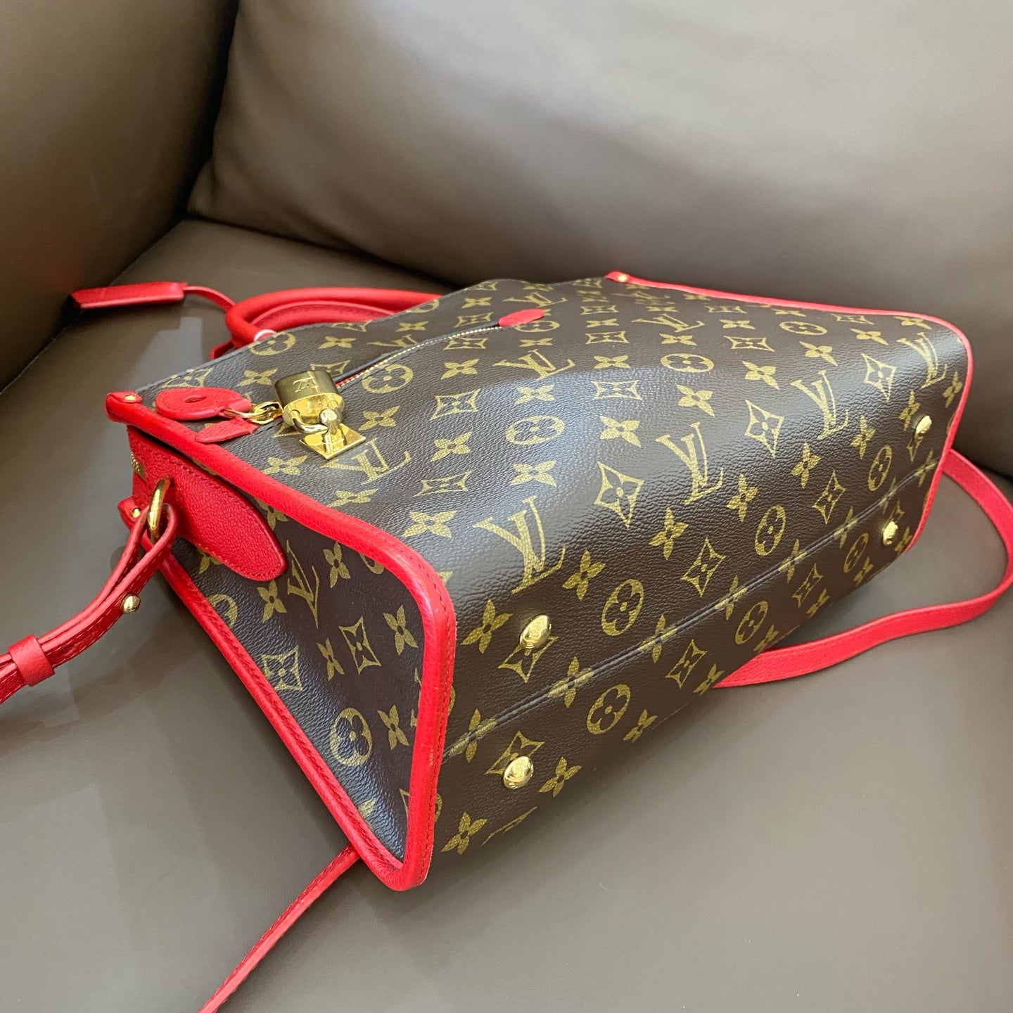 Louis Vuitton - Monogram Canvas Red Trim Top Handle Bag - Monogram coated canvas and leather - Brown and Red - (Medium)