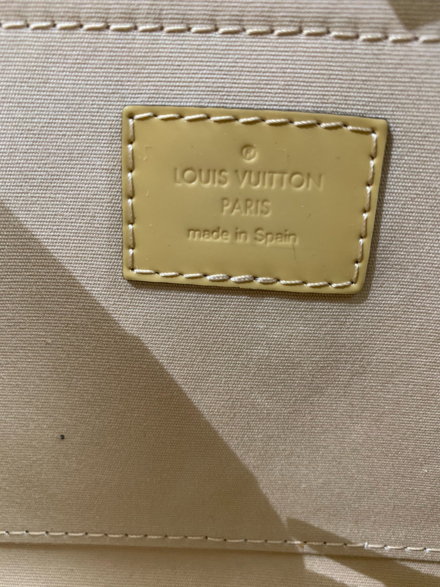 Louis Vuitton - Montaigne BB - Patent leather - Beige - (mini)