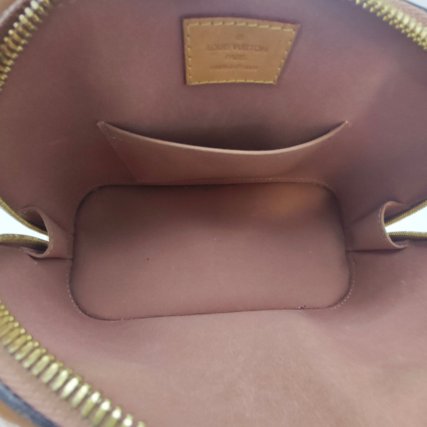 Louis Vuitton - Alma BB - Patent leather - Soft pink (Lotus Root Pink) with Gold-Tone Hardware - (mini)