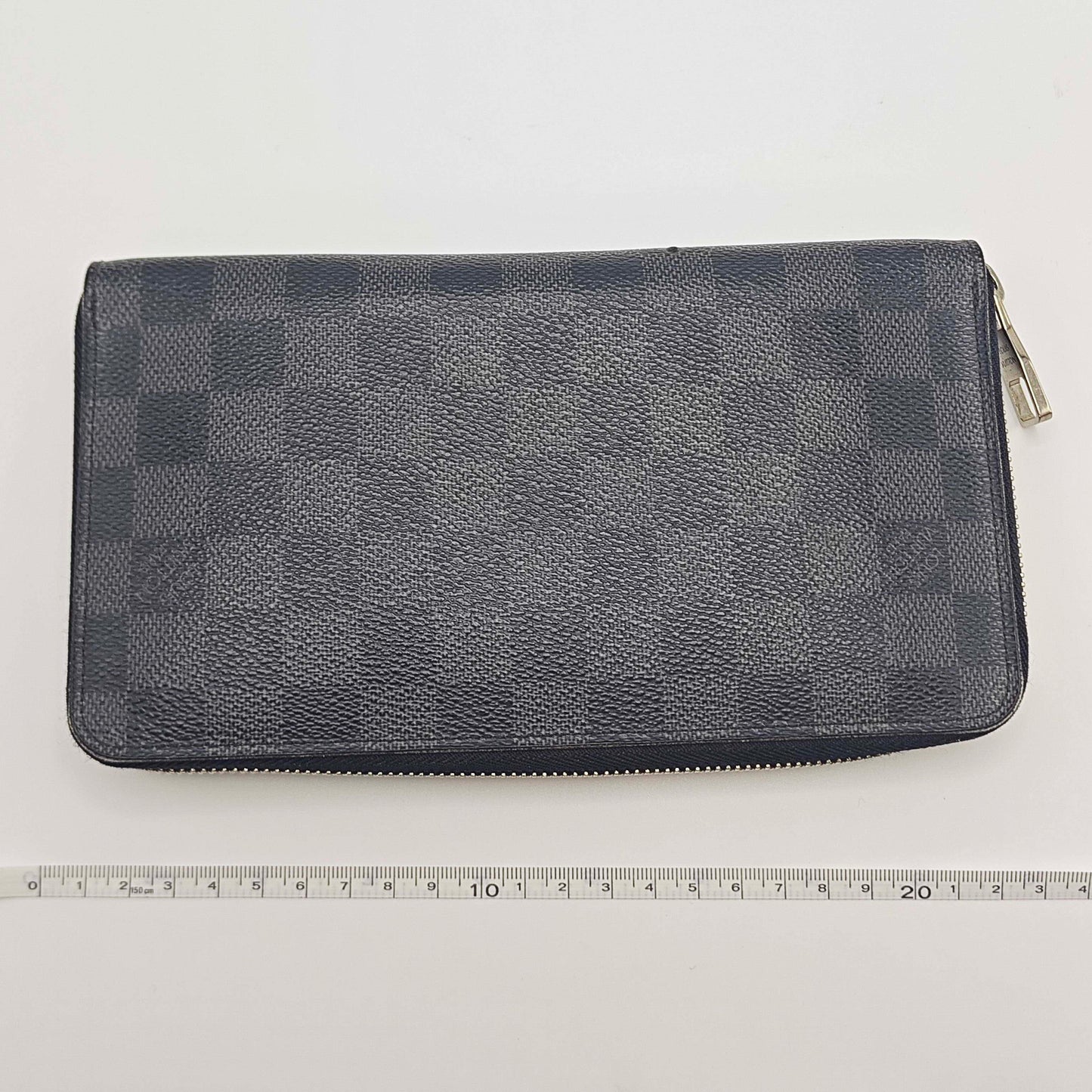 Louis Vuitton - Zippy Wallet - Coated canvas with leather lining - Black