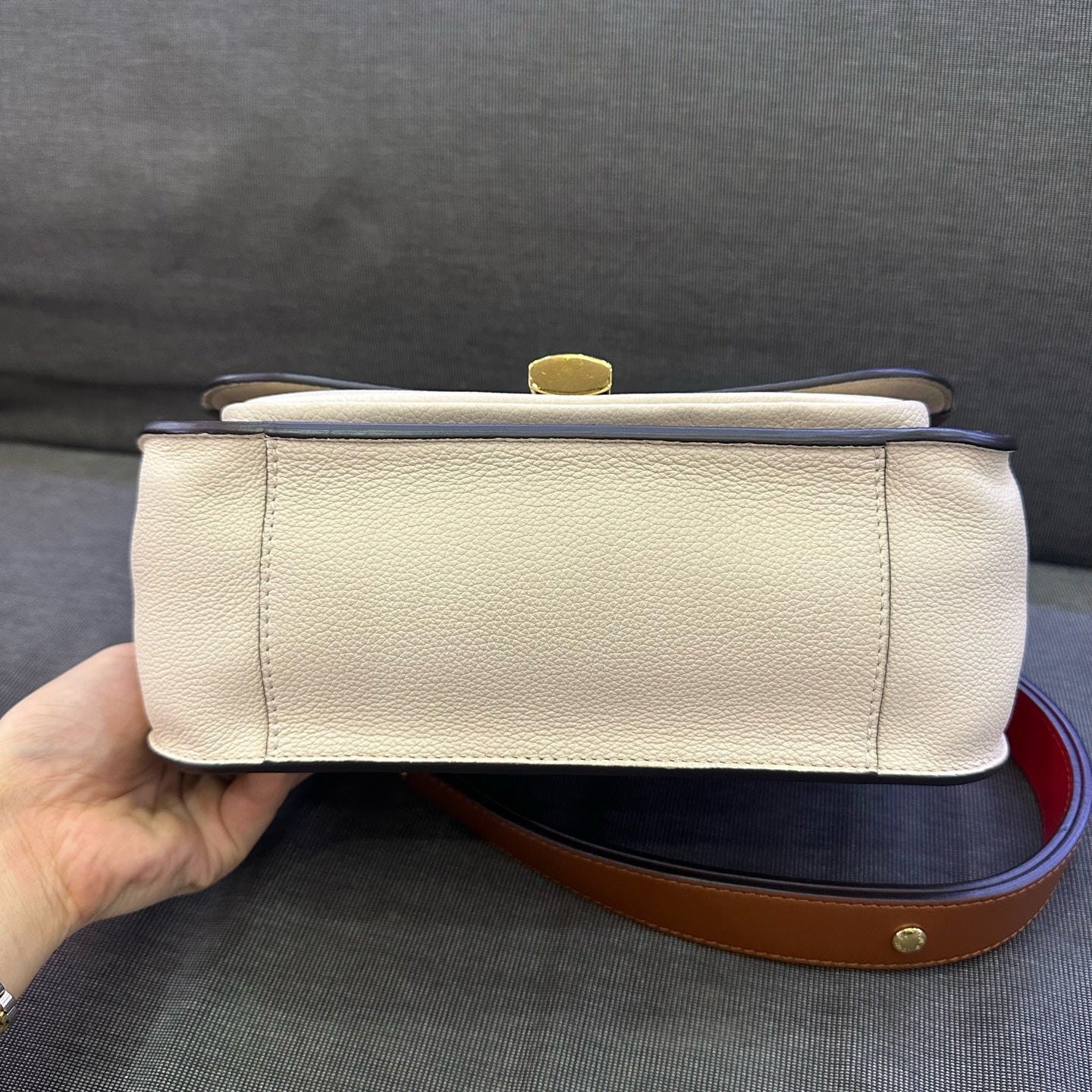 Louis Vuitton - Vaugirard Messenger Bag - Monogram coated canvas and grained leather - Brown, Beige, and Red - (Medium)
