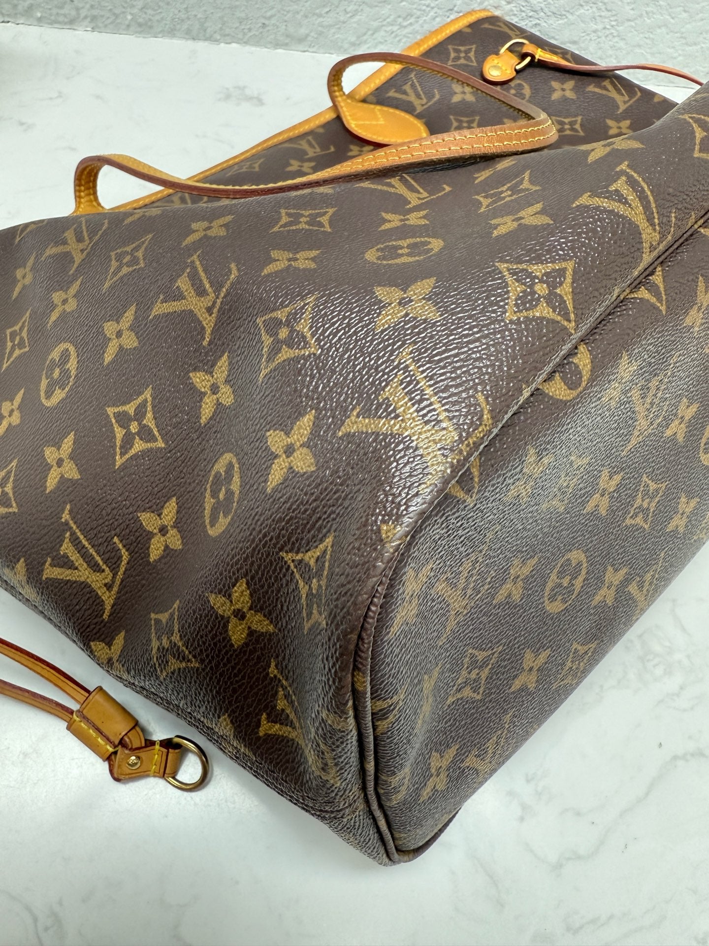 Louis Vuitton - Neverfull MM - Monogram canvas with natural cowhide leather trim - Brown - (Medium)