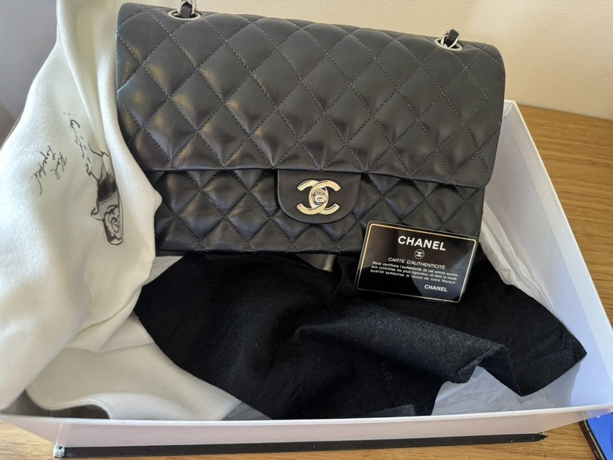 Chanel - Classic Flap Medium - Lambskin leather - Black - (Medium)