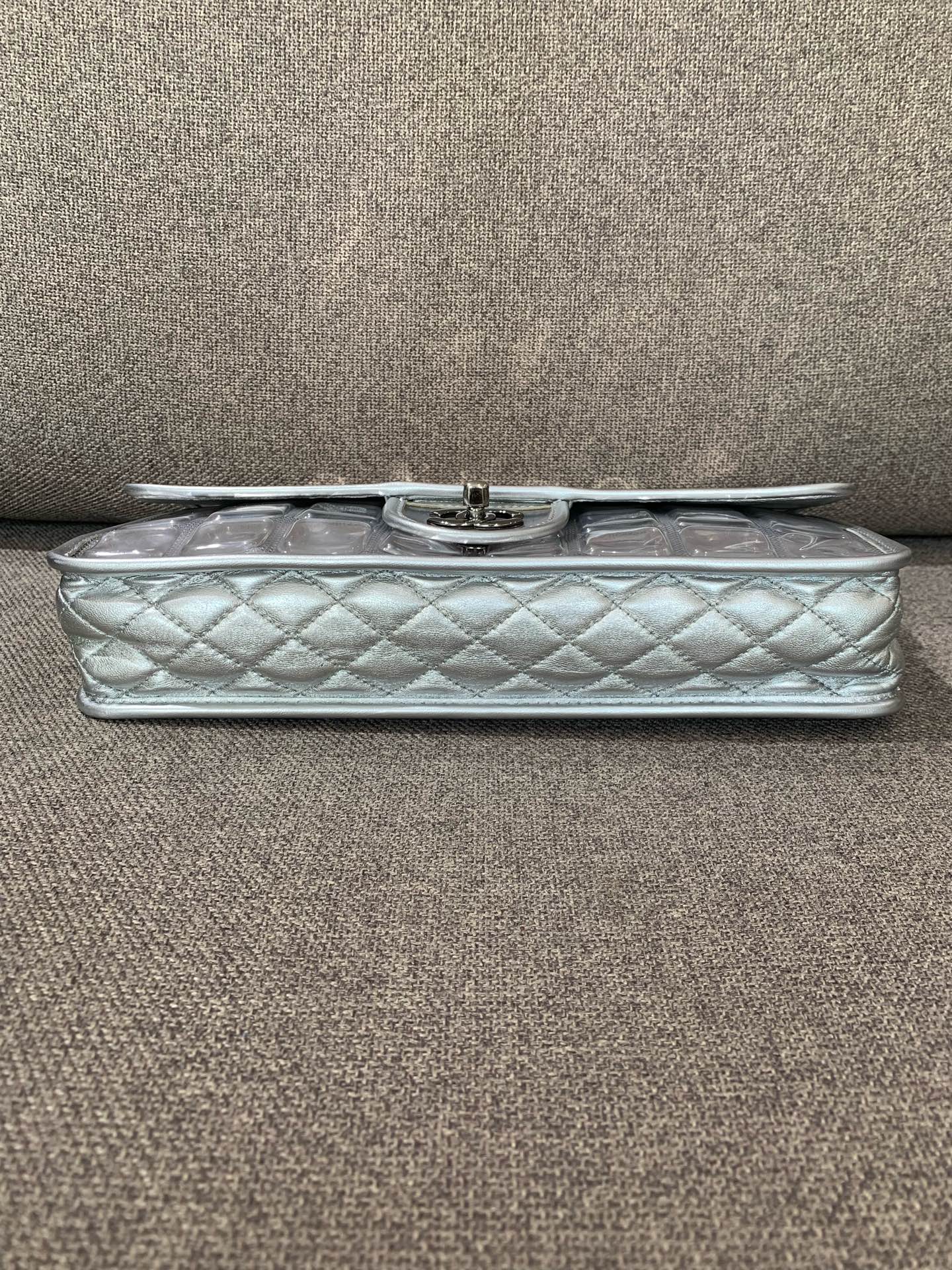 Chanel - Vintage "Ice Cube" Classic Flap Chain Bag - Metallic patent leather and lambskin - Silver - (medium)
