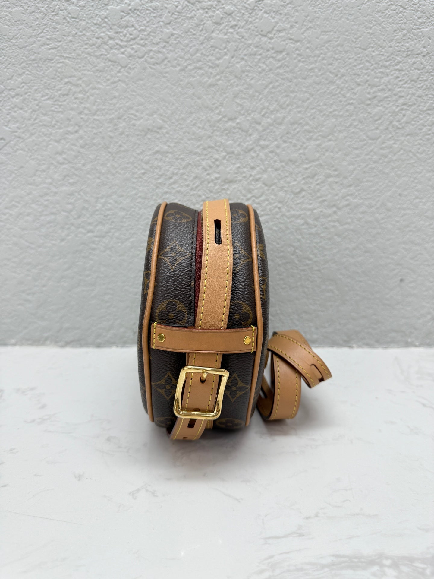 Louis Vuitton - Boîte Chapeau Souple PM - Monogram coated canvas with natural Vachetta leather trim - Brown - (small)