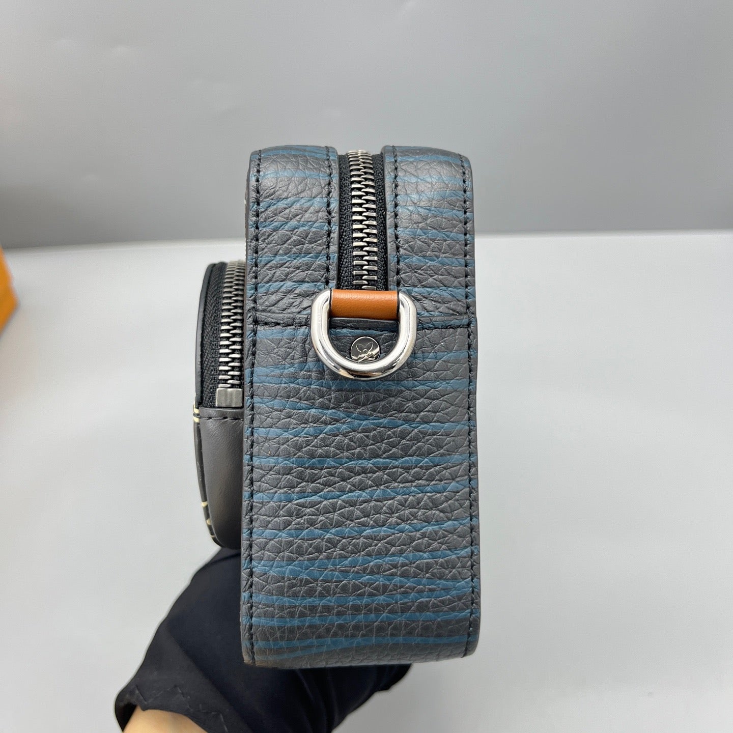 Louis Vuitton - Outdoor Messenger PM - Monogram Shadow leather - Black - (Small)