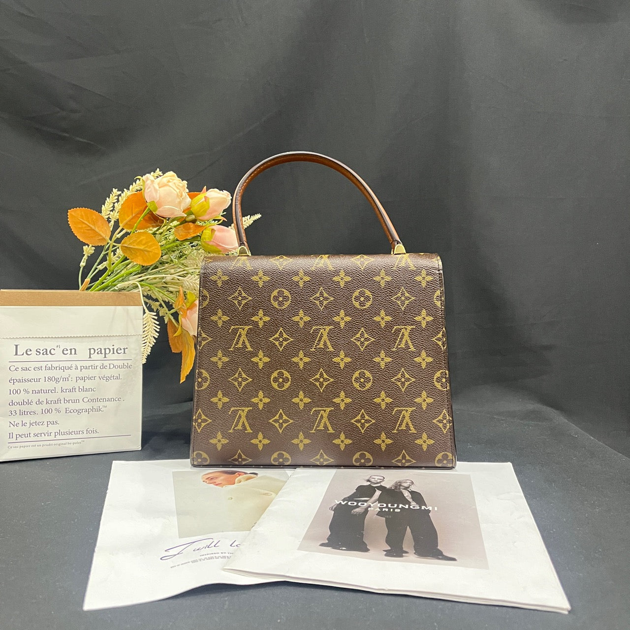 Louis Vuitton - Vintage Monogram Top Handle Flap Bag - Monogram Canvas with Vachetta leather trim - Brown - (Medium)