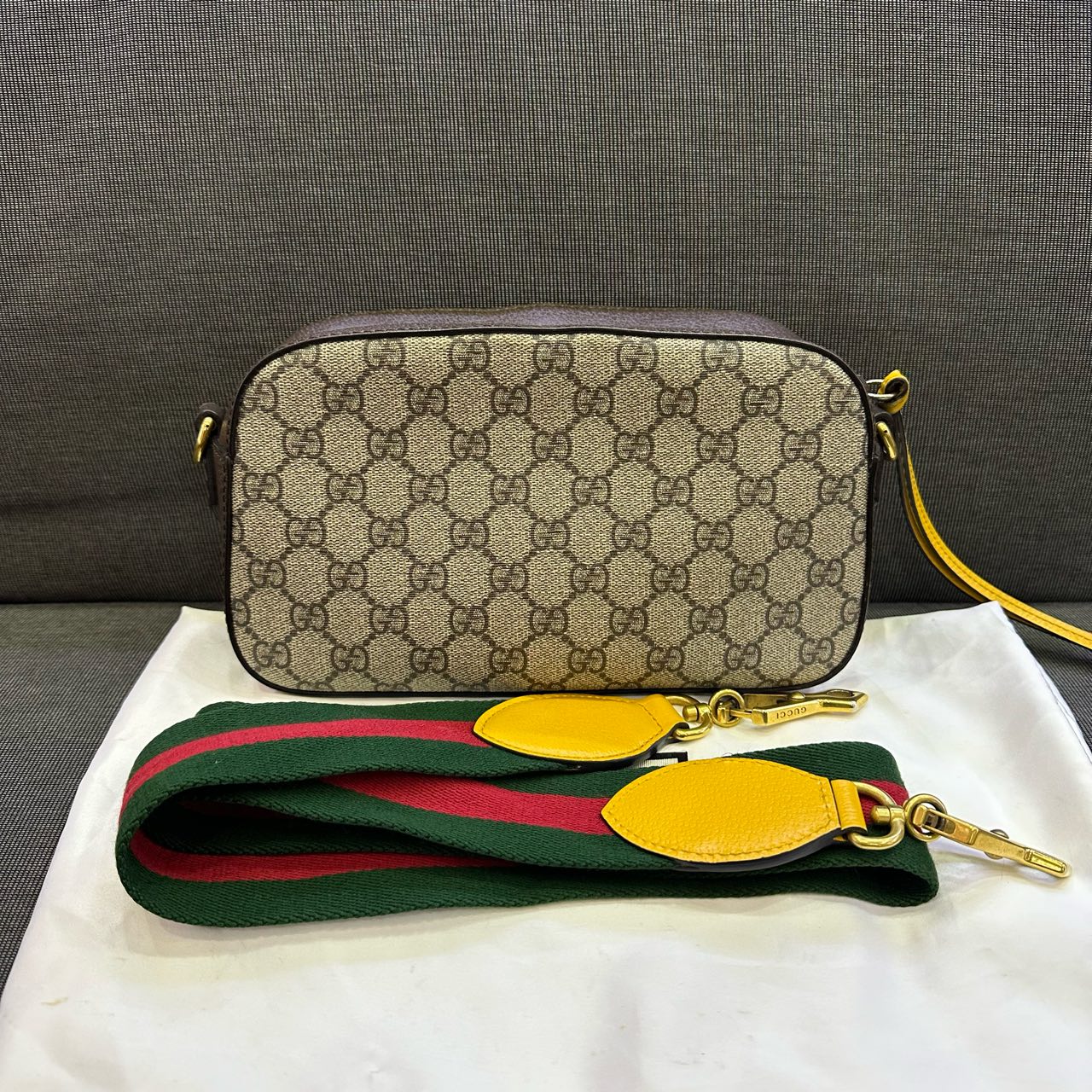 Gucci - Tiger Head Camera Bag - GG Supreme canvas with leather trim - Beige and Brown - (small)