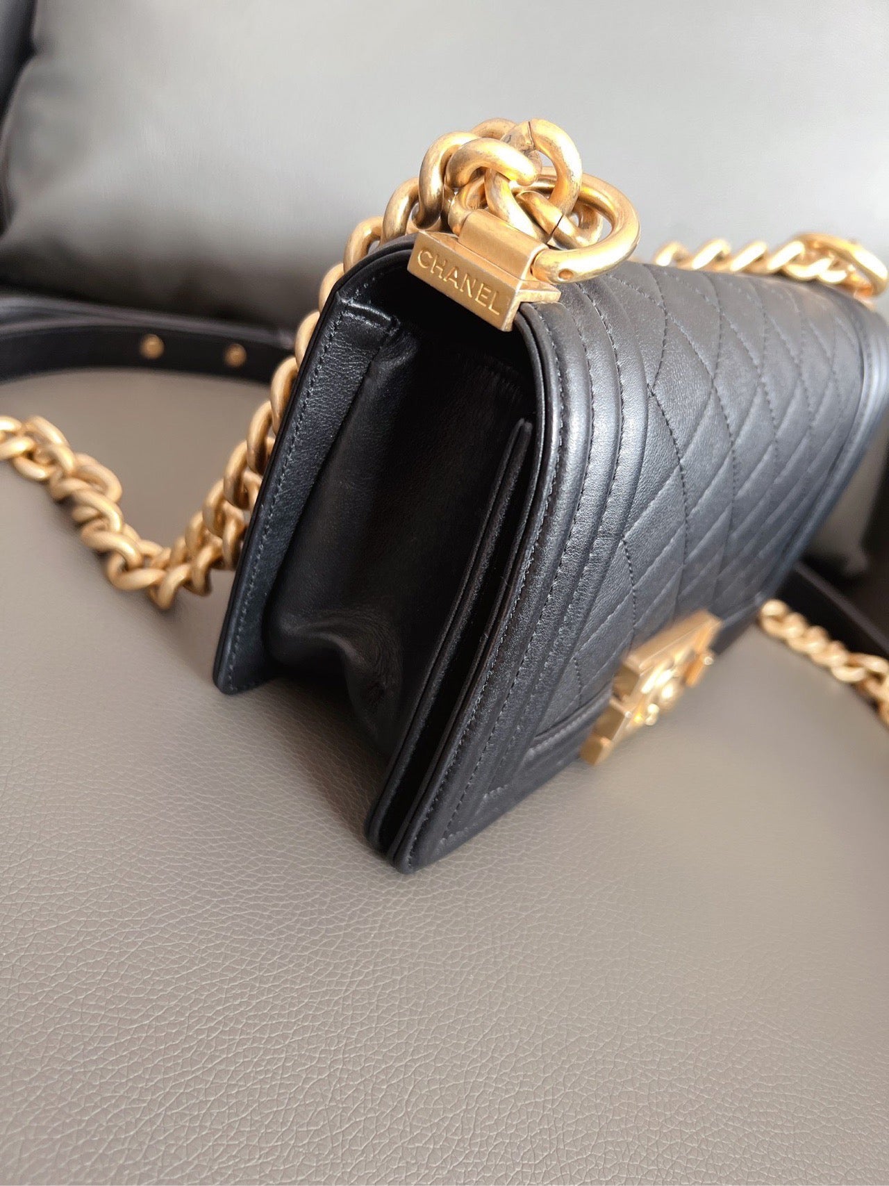Chanel - Boy Bag - Cowhide leather - Black - (Small)