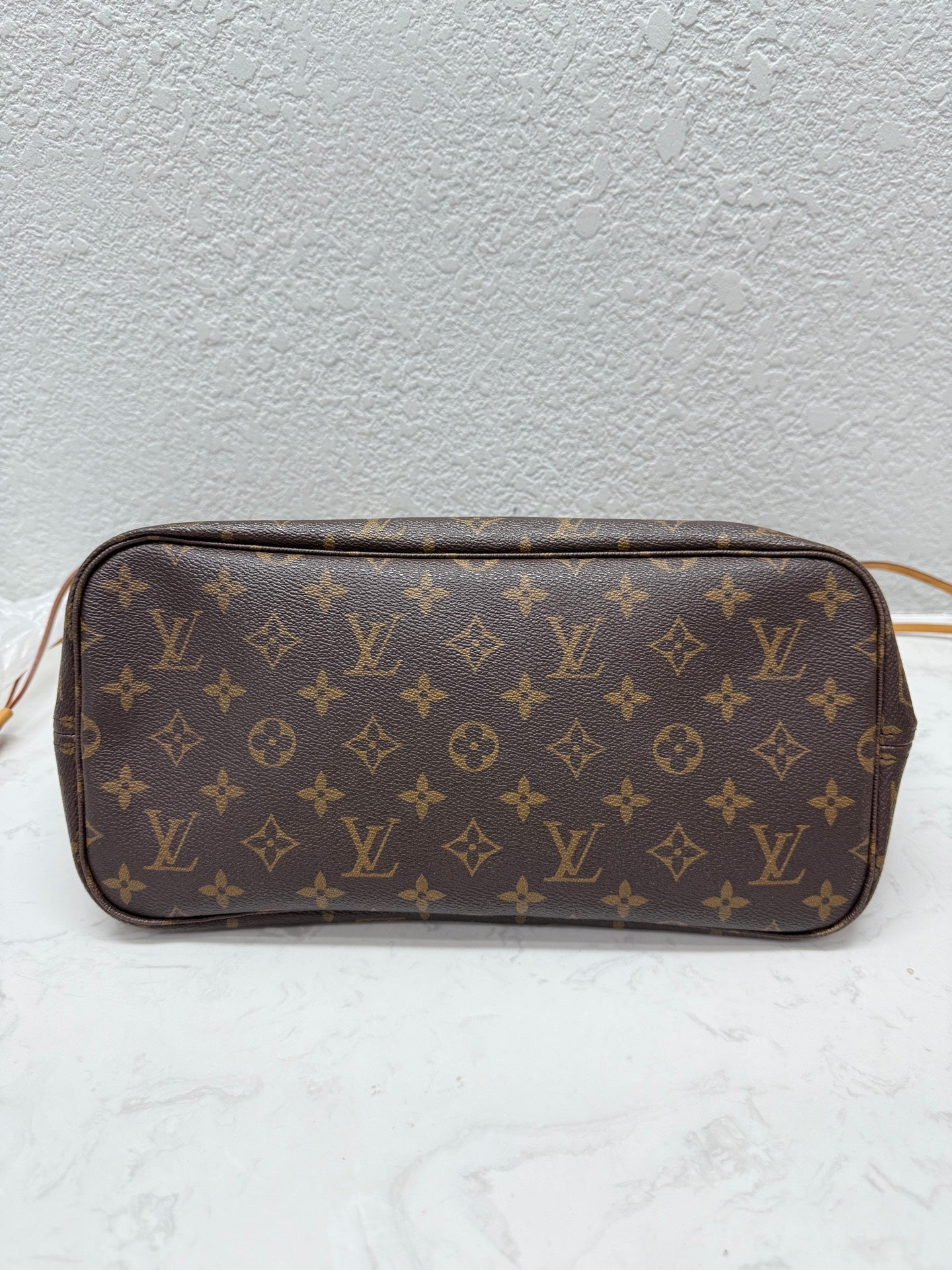 Louis Vuitton - Neverfull MM - Monogram canvas with natural cowhide leather trim - Brown - (Medium)