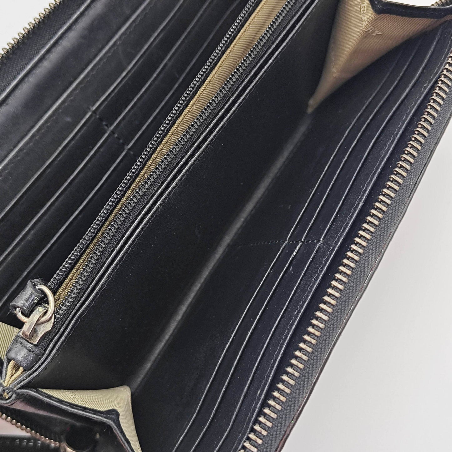 Burberry - Zip Around Long Wallet - Coated canvas with patent leather trim - Multicolour with black trim - (Medium)