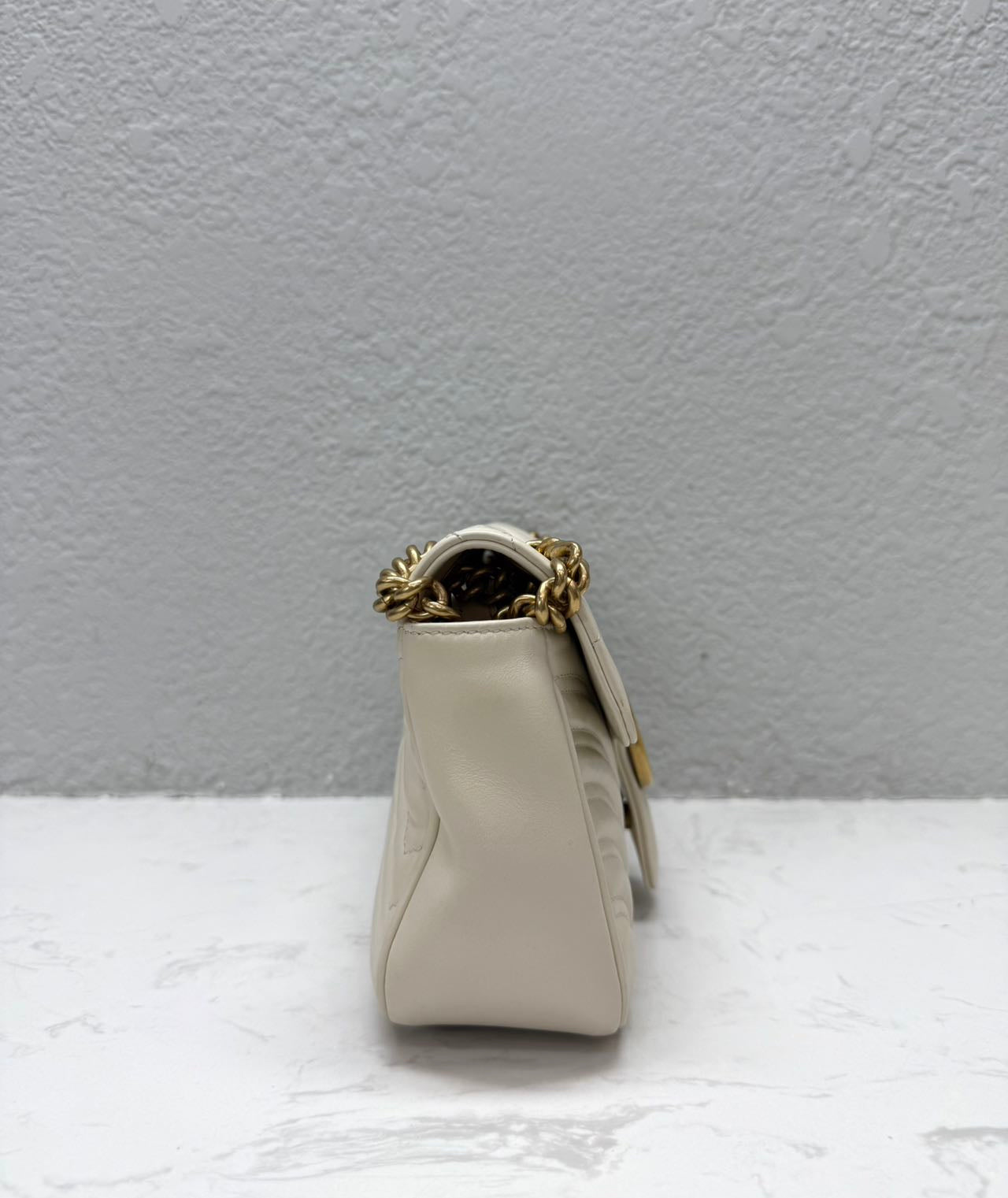 Gucci - GG Marmont Shoulder Bag - Leather - White with Gold-Tone Hardware - (medium)