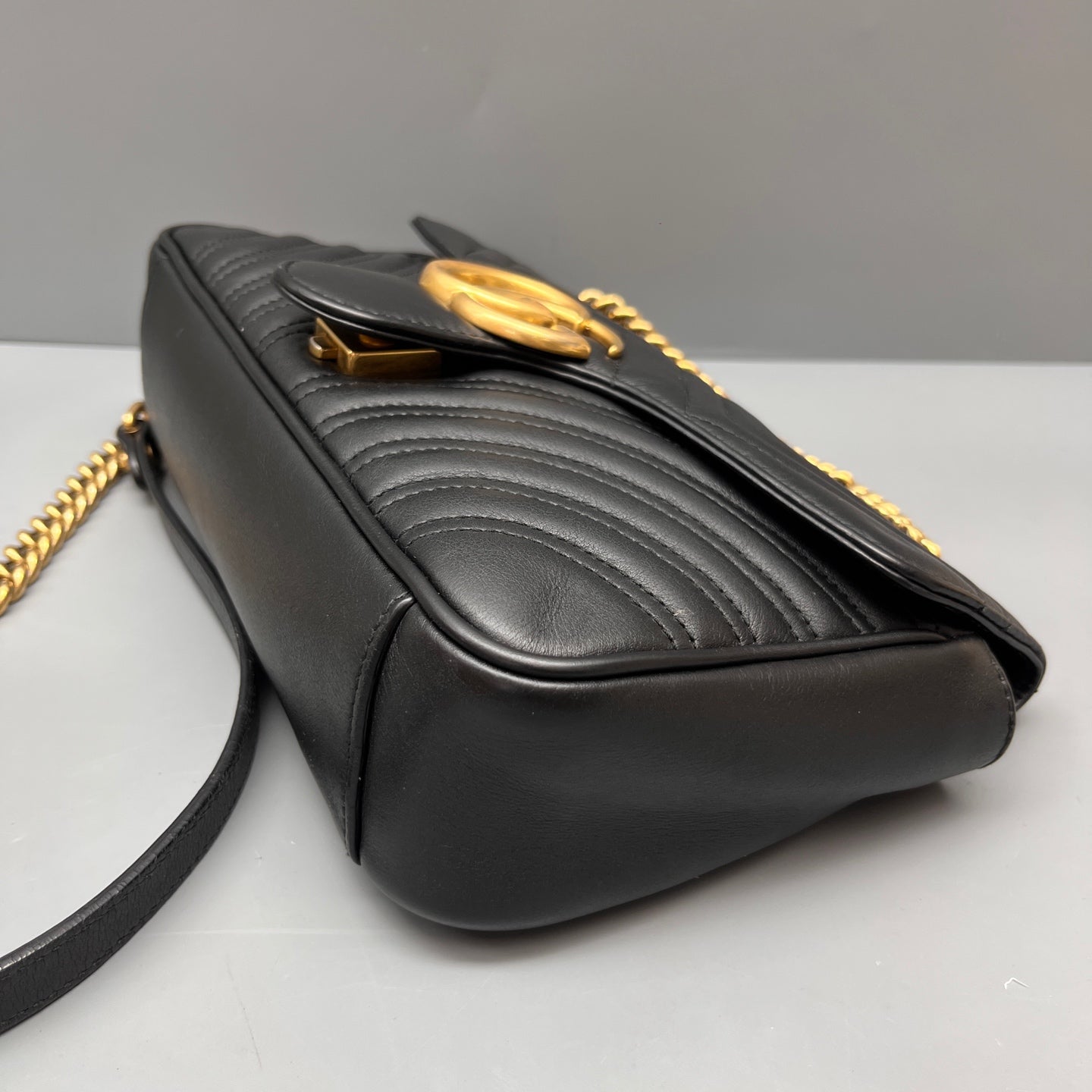 Gucci - GG Marmont Matelassé Shoulder Bag - Leather - Black - (Medium)