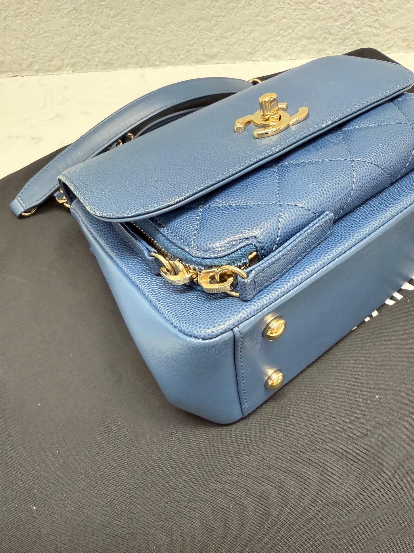 Chanel - Flap Bag with Top Handle - Caviar leather - Blue - (Small)
