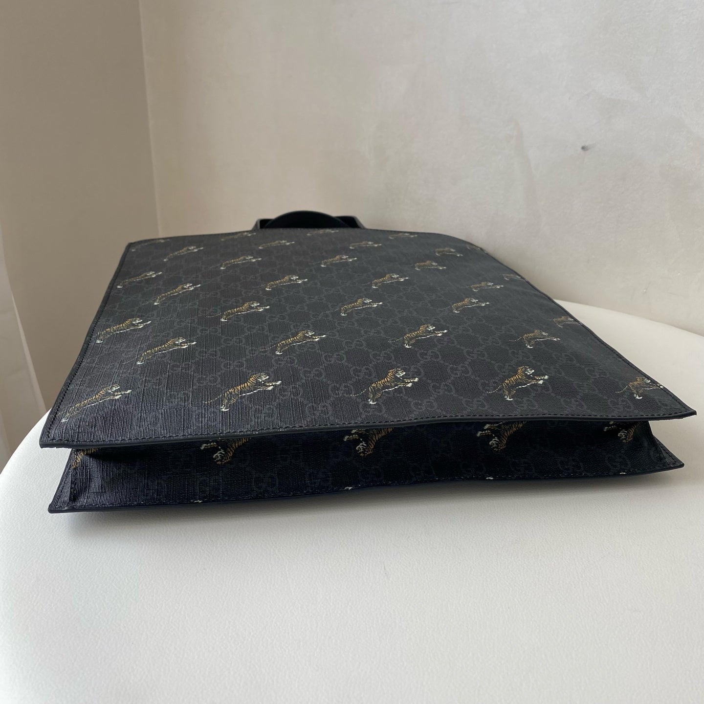 Gucci - Bengal Tiger GG Supreme Tote Bag - GG Supreme coated canvas with leather trim - Dark grey GG Supreme with multicolour Bengal tiger print and black leather details - (large)