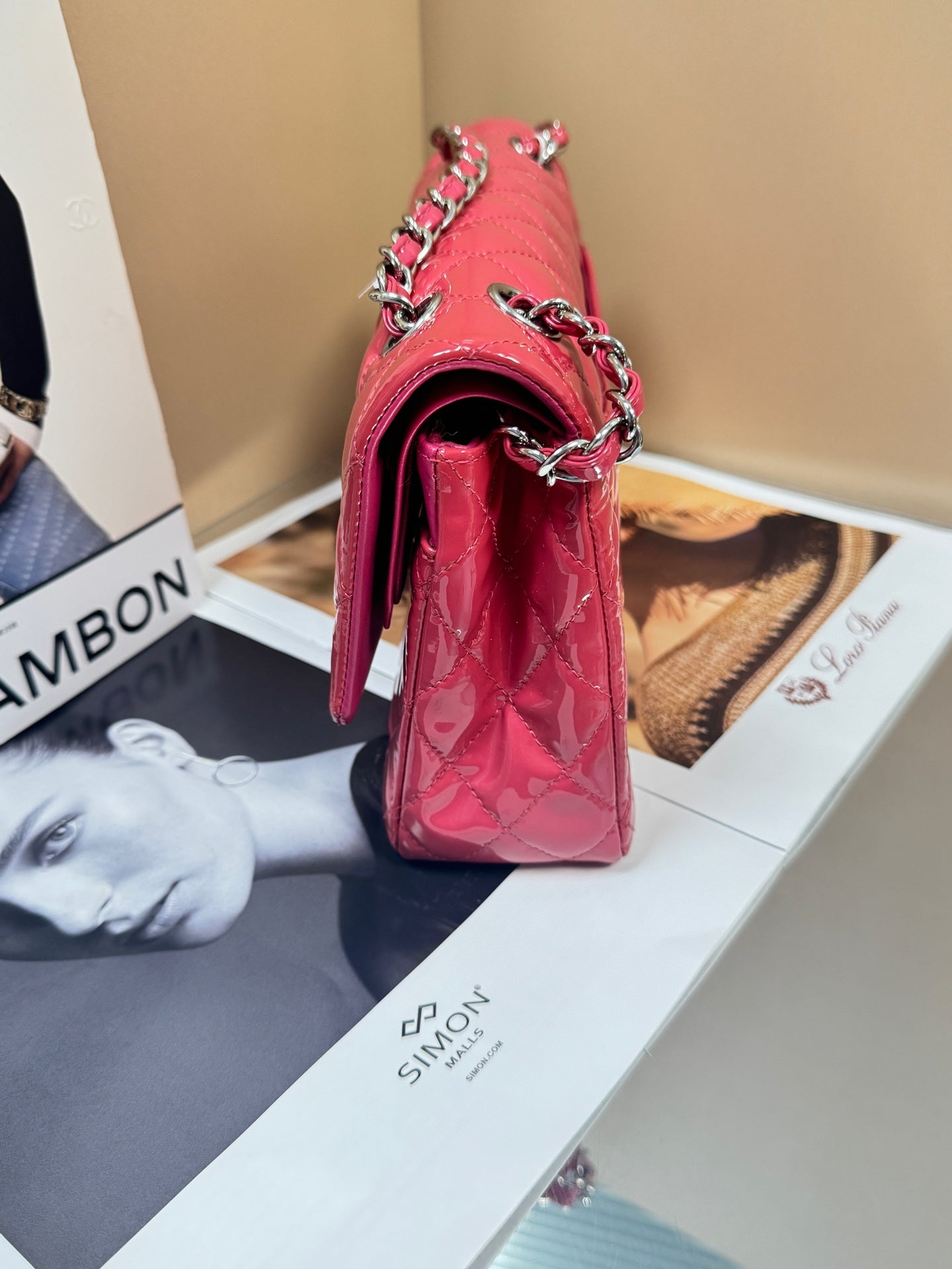 Chanel - Classic Flap Medium - Patent leather - Vibrant Magenta - (medium)