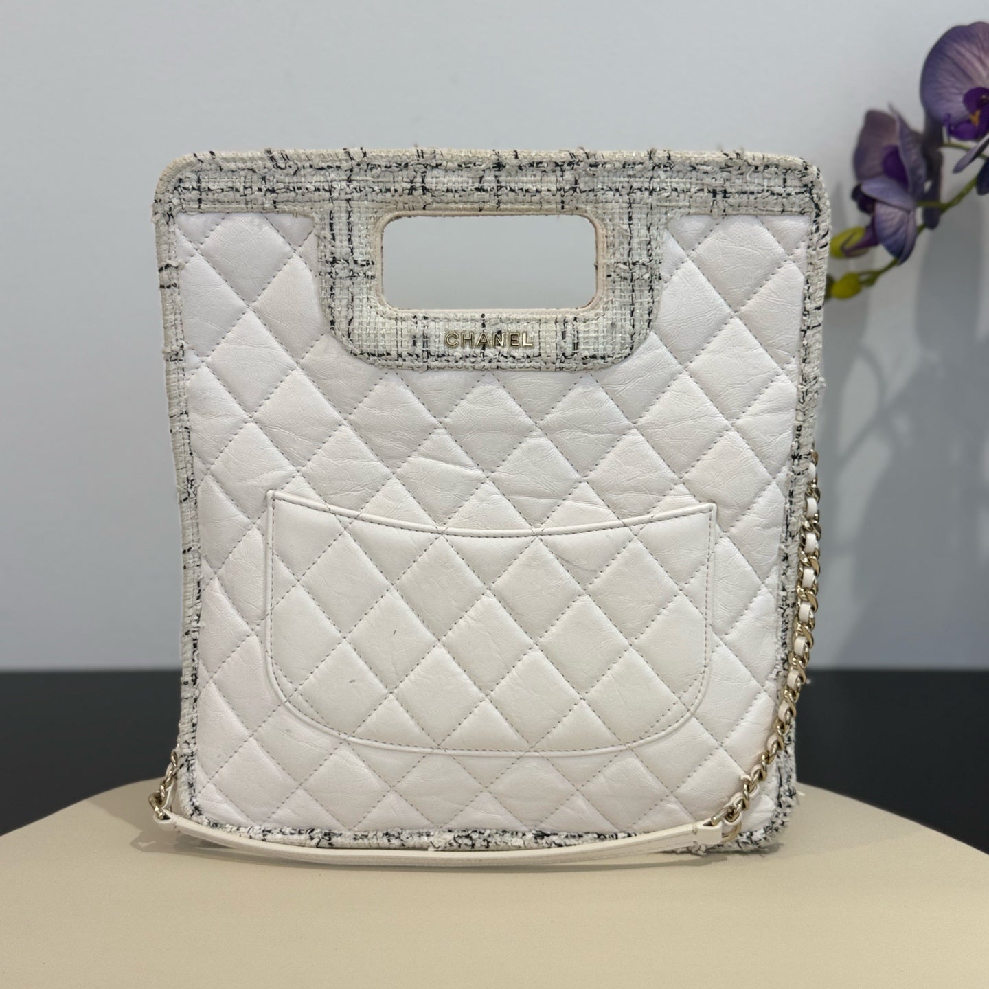 Chanel - Quilted Shopping Tote with Tweed Trim - Cowhide leather - White - (Small)