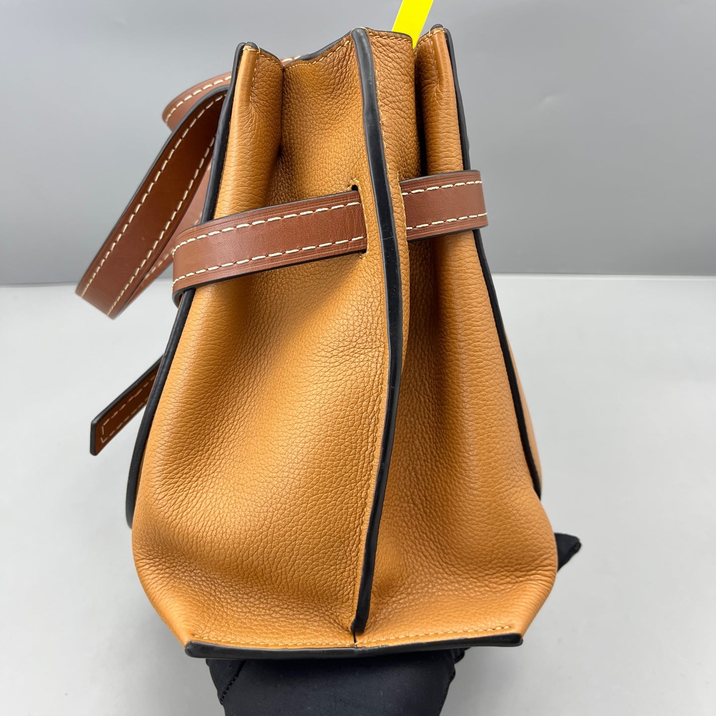 Loewe - Gate Handbag - Grained calfskin leather with smooth calfskin trim - Caramel - (Medium)