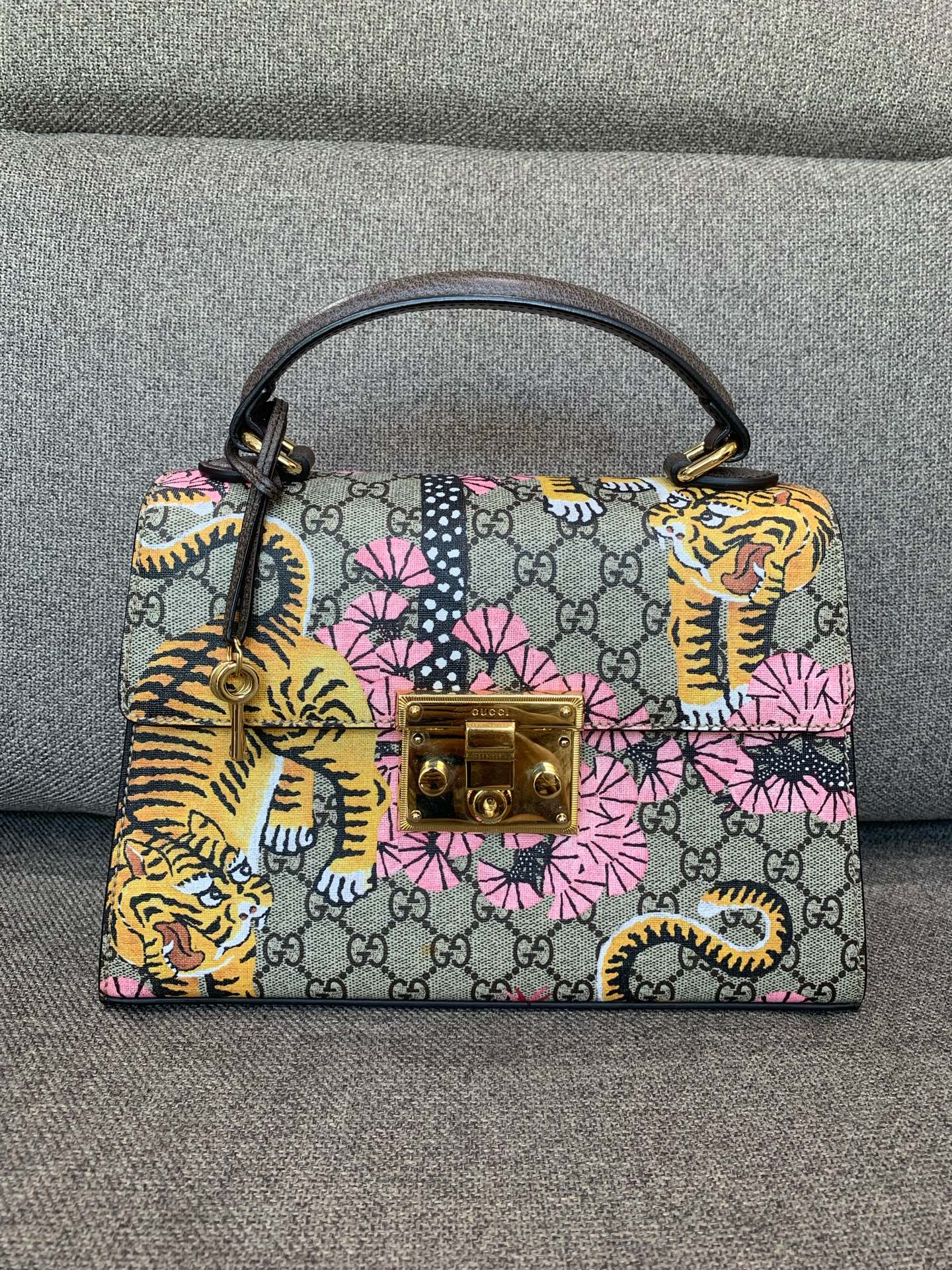 Gucci - Padlock Top Handle Bag - GG Supreme coated canvas with brown textured leather trim - Multicolour - (medium)