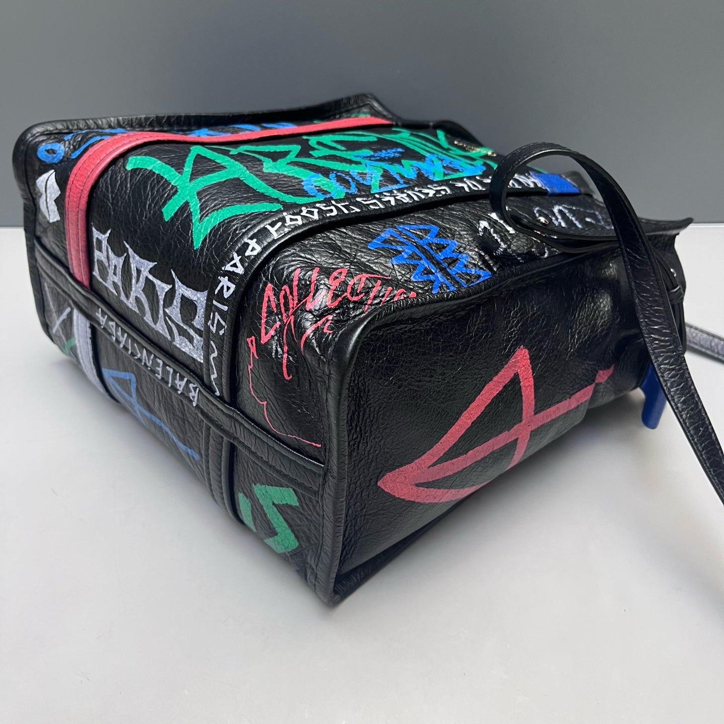 Balenciaga - Graffiti Shoulder Bag - Leather - Multicolour - (medium)