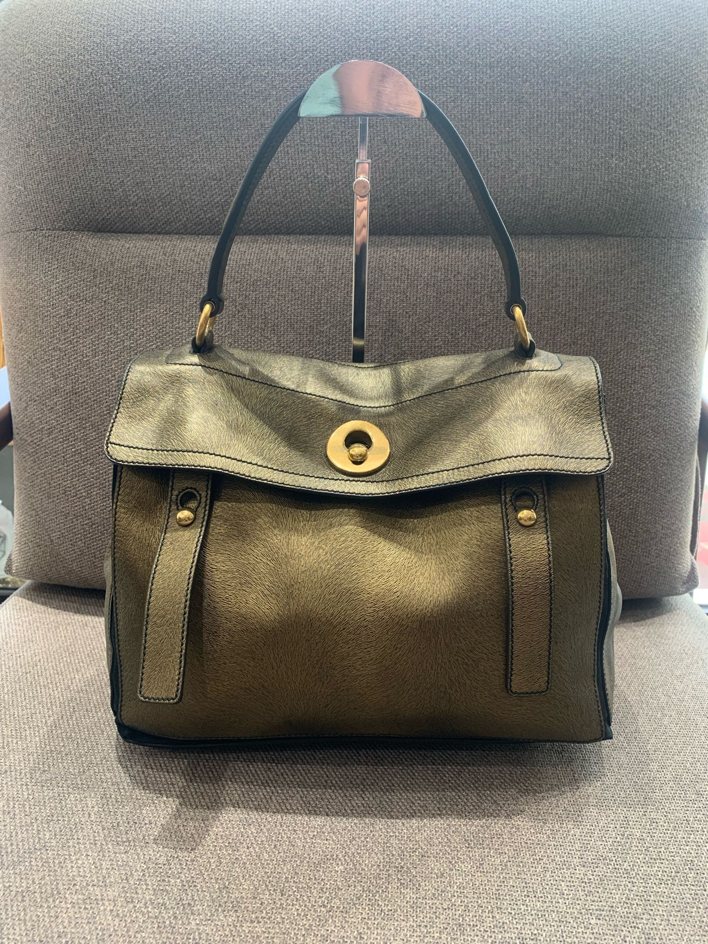Yves Saint Laurent - Muse - Pony-style calfskin with leather trim - Gold with Black trim - (Medium)