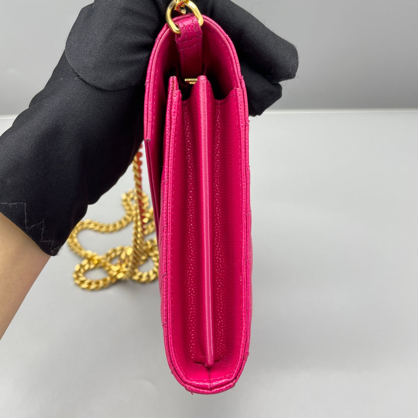 Saint Laurent - Monogram Envelope Wallet on Chain (WOC) - Grained calfskin leather - Fuchsia - (medium)