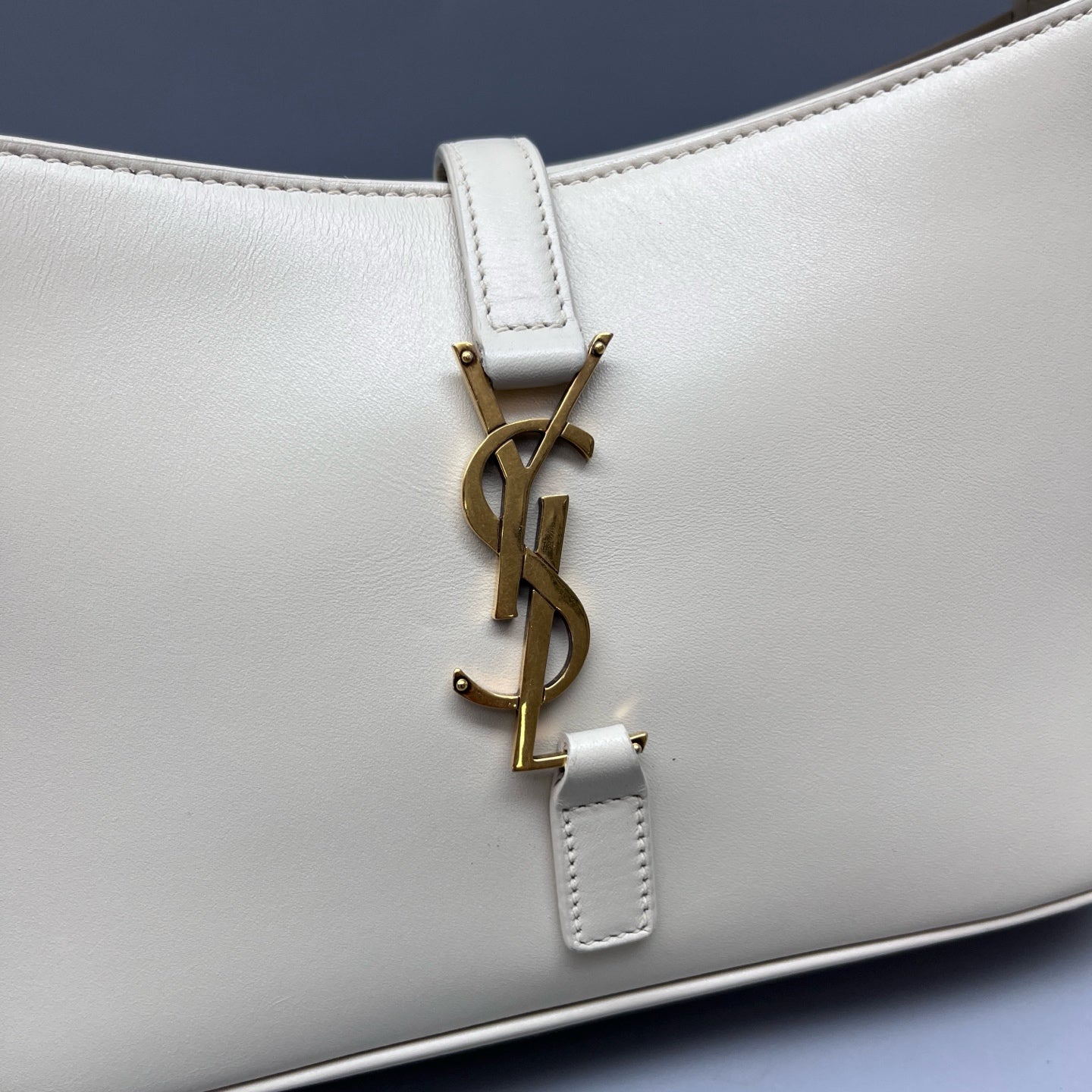 Saint Laurent - Le 5 à 7 Hobo Bag - Leather - White - (Mini)