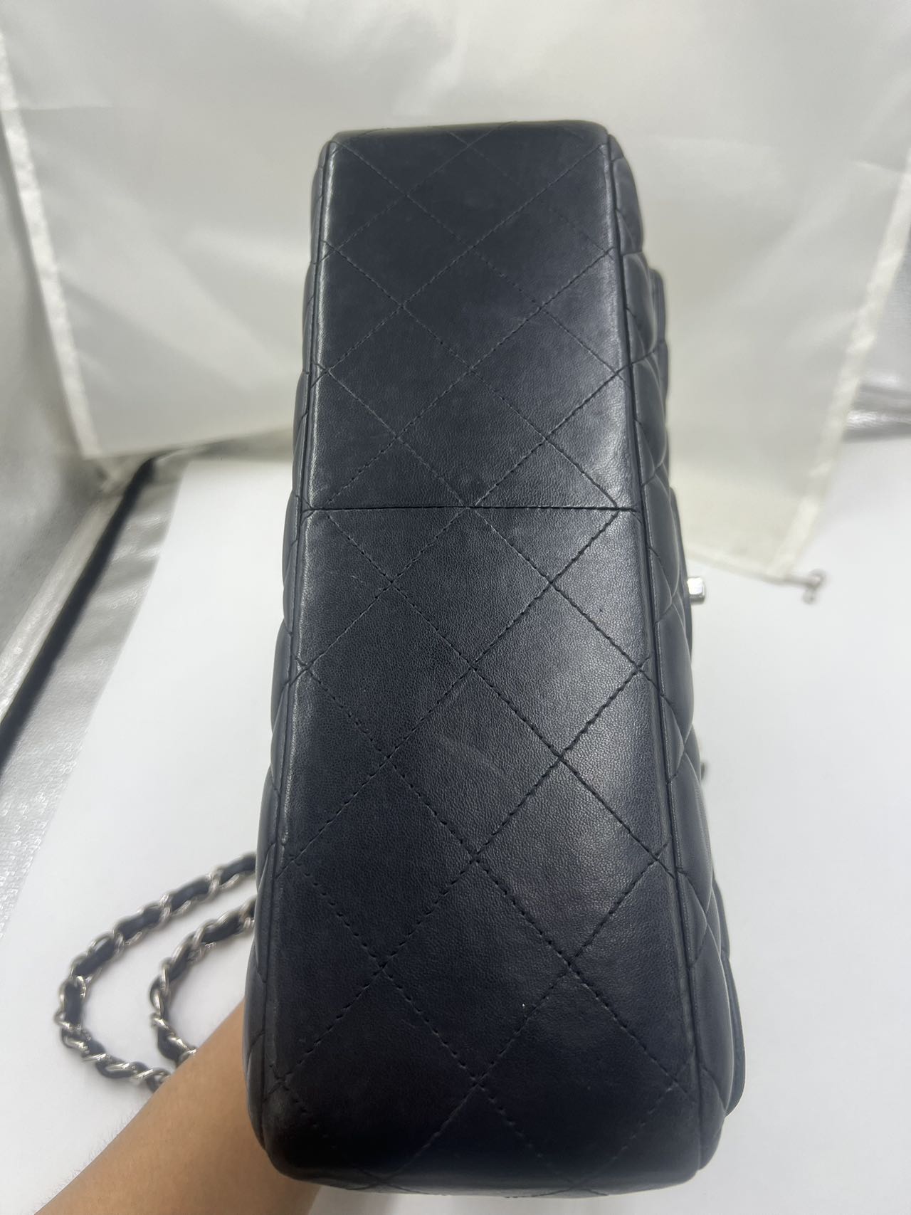 Chanel - Classic Flap - Lambskin leather - Black - (Medium)