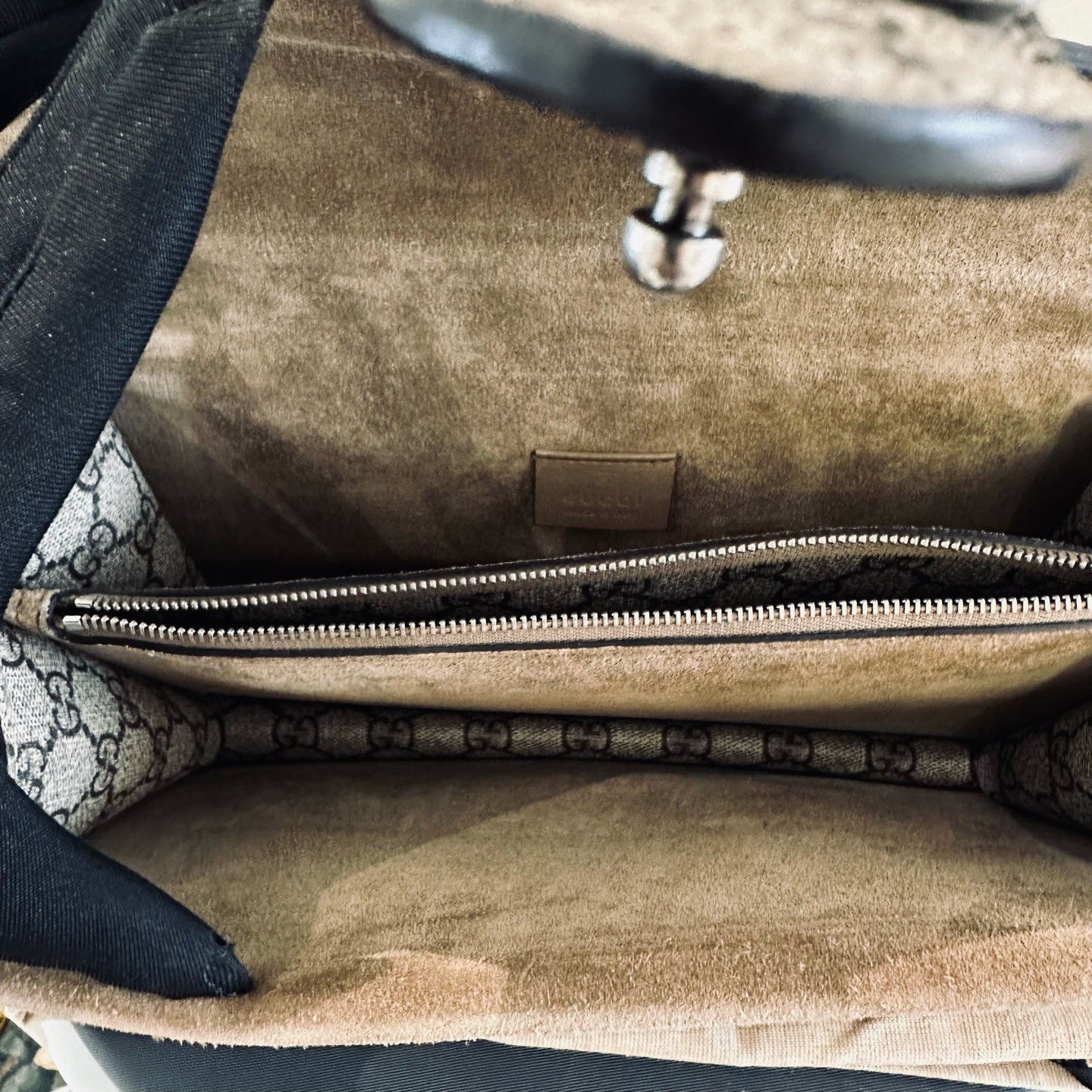 Gucci - Dionysus Medium Shoulder Bag - GG Supreme canvas with suede trim and lining - Beige and Ebony with Camel suede - (Medium)