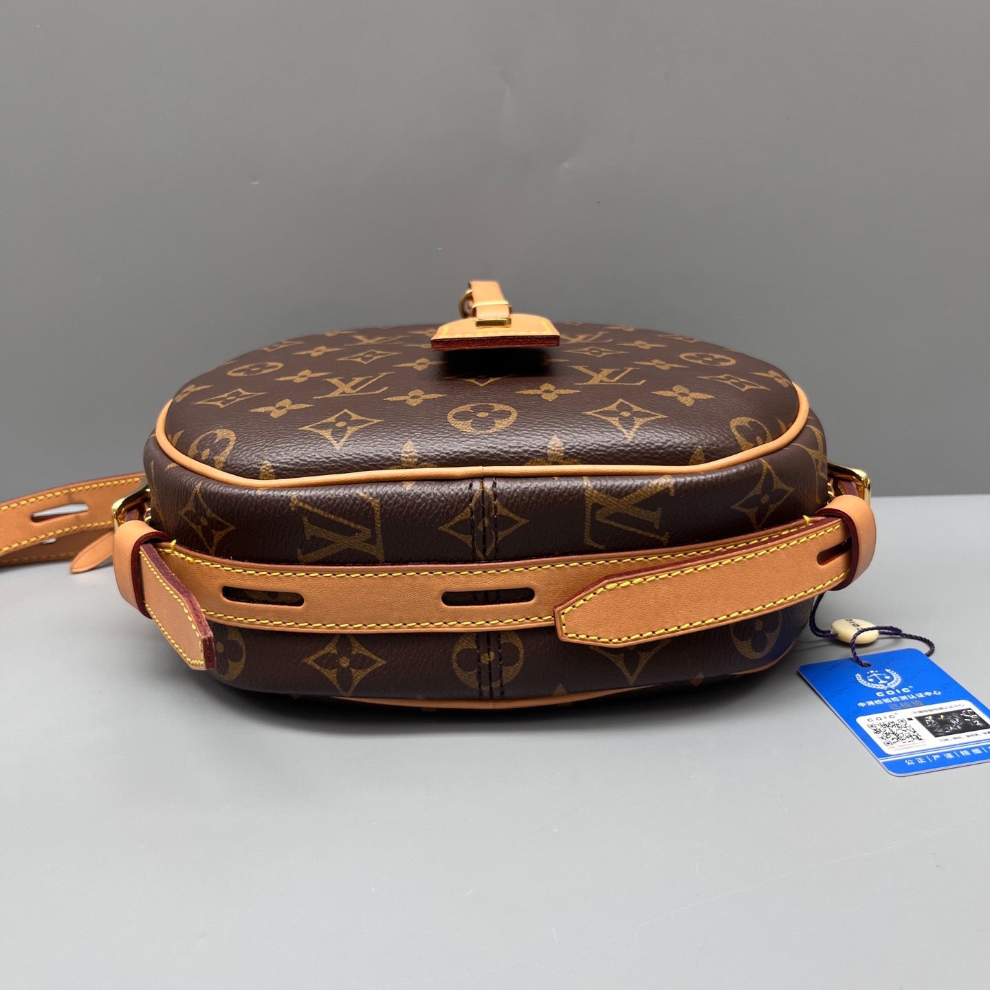 Louis Vuitton - Boite Chapeau Souple - Monogram coated canvas with natural cowhide leather trim - Brown - (Large)