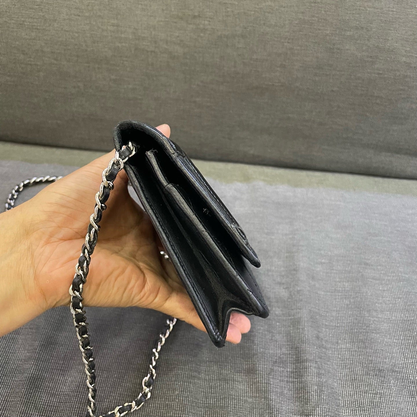 Chanel - Cambon Wallet on Chain (WOC) - Quilted lambskin leather with patent leather CC logo - Black - (mini)