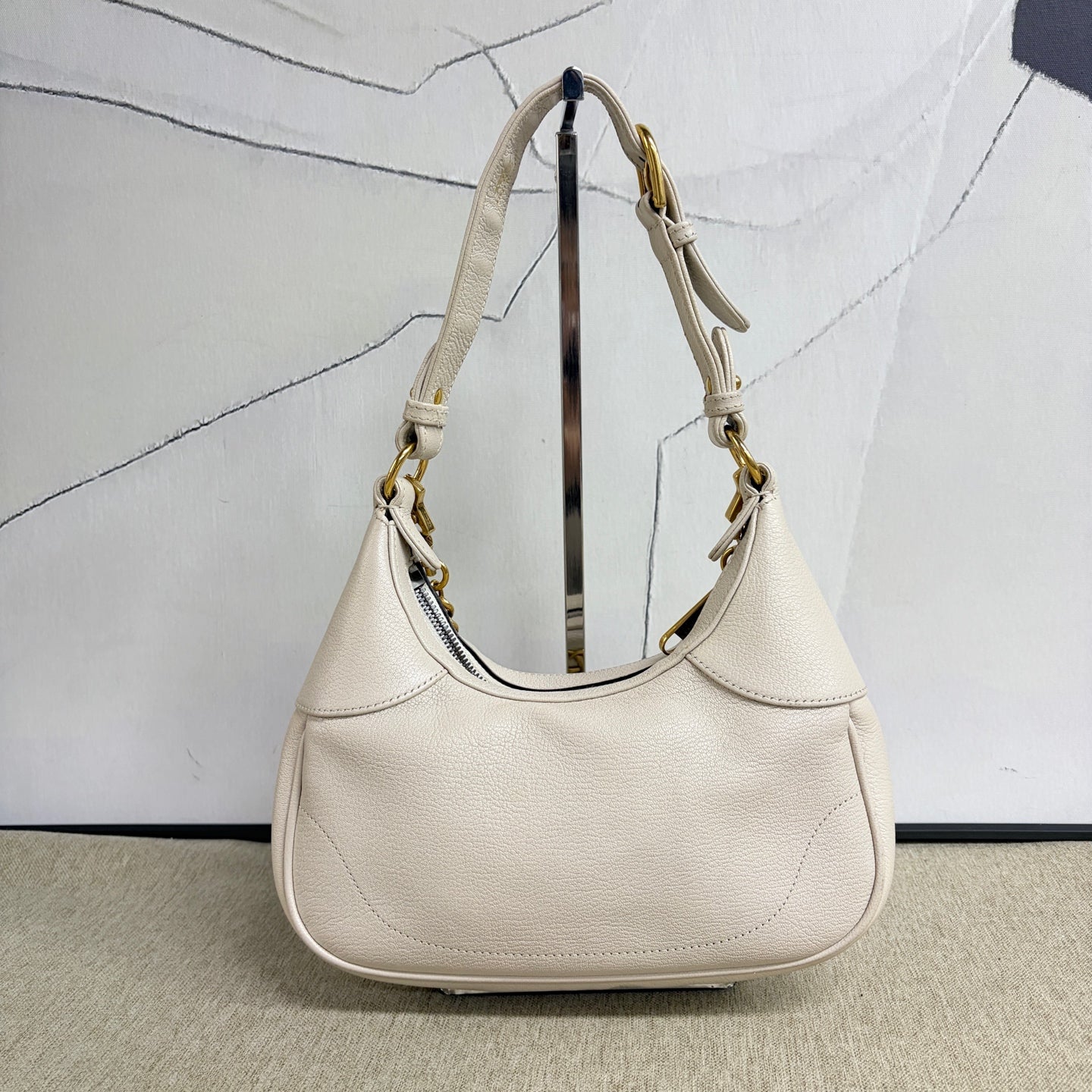 Gucci - Aphrodite Half-Moon Shoulder Bag - Pebbled cowhide leather - Beige with Gold-Tone Hardware - (small)