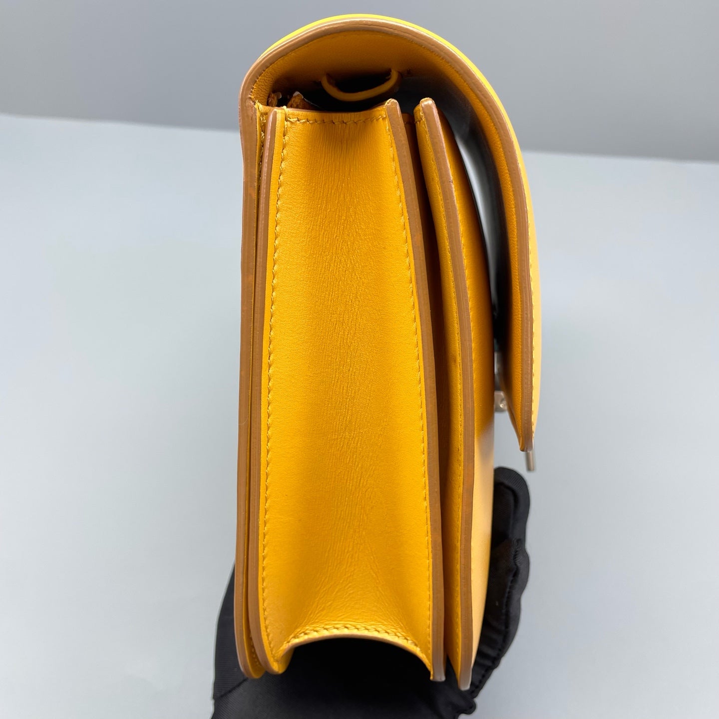 Celine - Box Bag - Smooth calfskin leather - Amber Yellow - (Medium)
