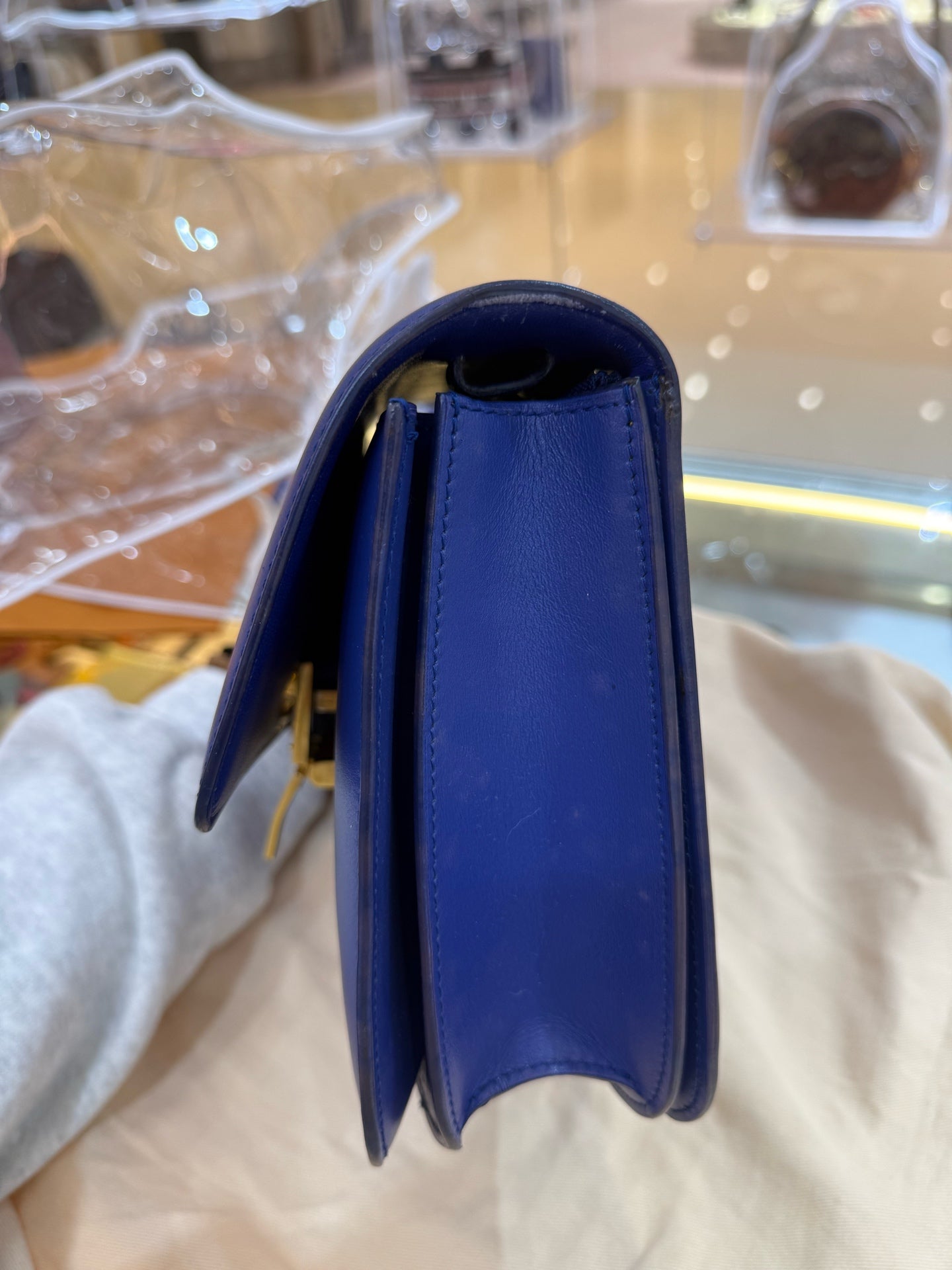 Celine - Classic Box Bag - Smooth calfskin leather - Blue - (Medium)