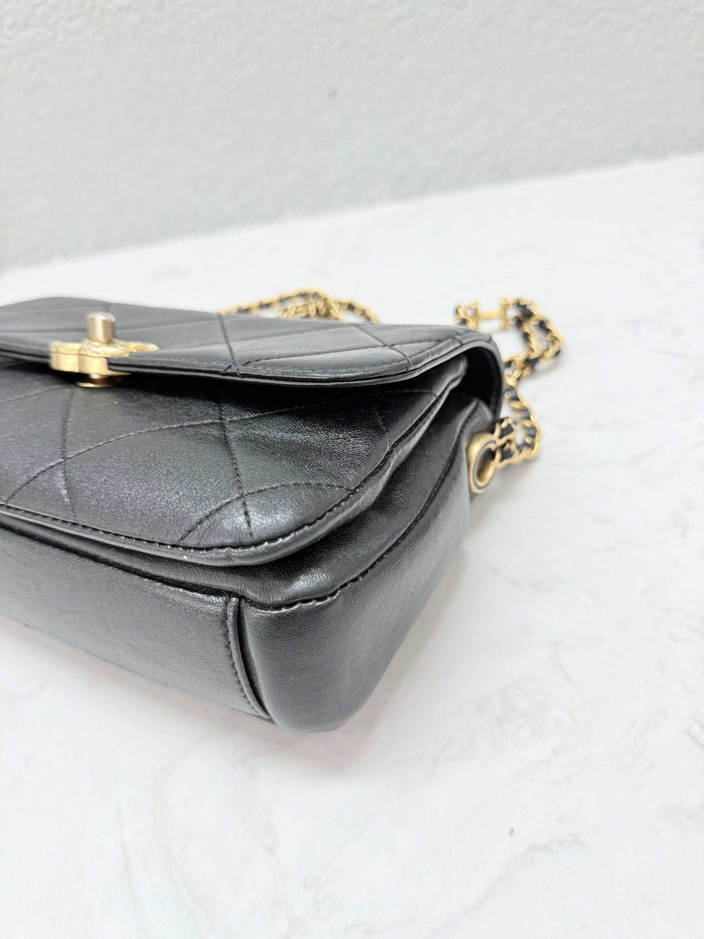 Chanel - Mini Flap Bag - Lambskin leather - Black - (mini)